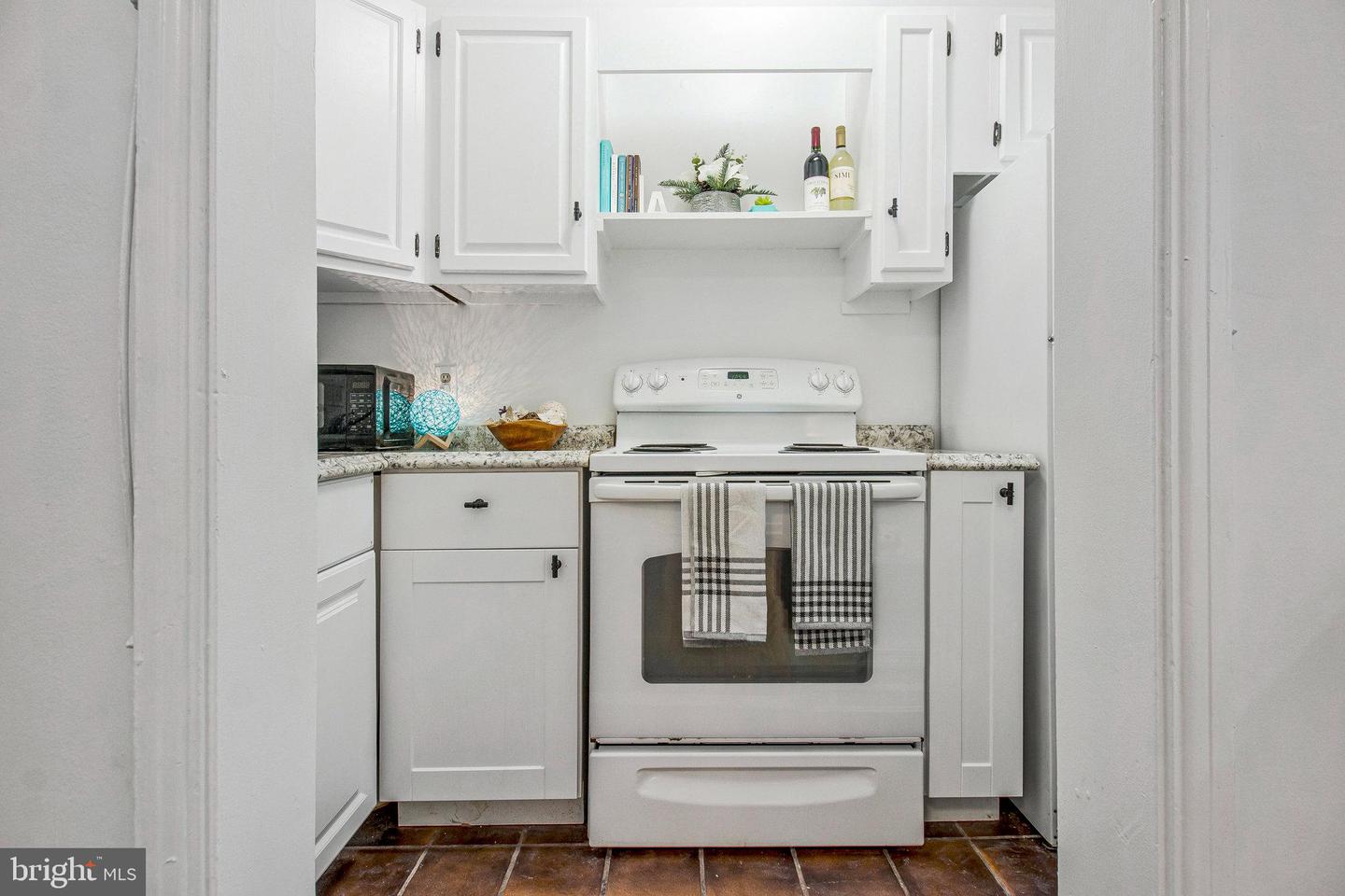 4029 BENTON ST NW #201, WASHINGTON, District Of Columbia 20007, 1 Bedroom Bedrooms, ,1 BathroomBathrooms,Residential,For sale,4029 BENTON ST NW #201,DCDC2209482 MLS # DCDC2209482