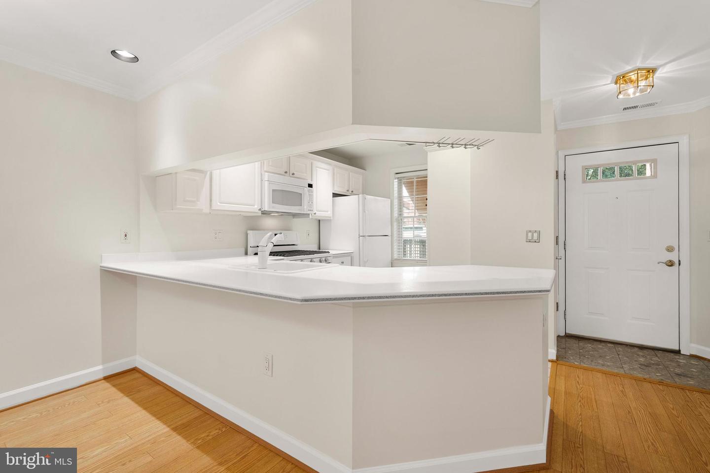 6940 FAIRFAX DR #200, ARLINGTON, Virginia 22213, 2 Bedrooms Bedrooms, ,2 BathroomsBathrooms,Residential,For sale,6940 FAIRFAX DR #200,VAAR2060384 MLS # VAAR2060384