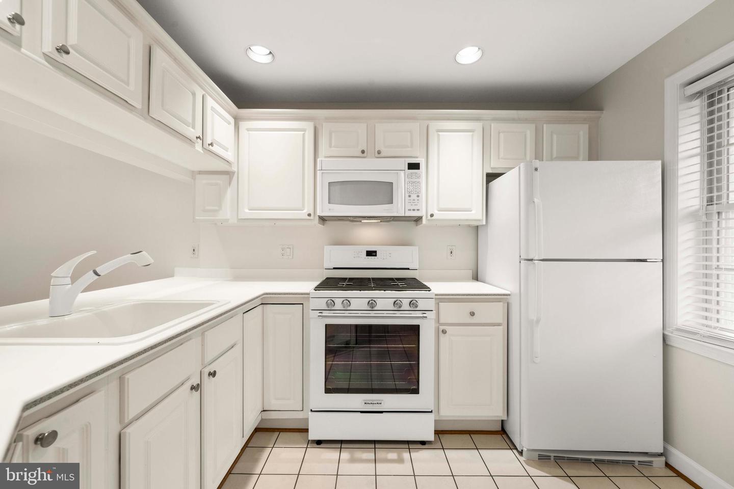 6940 FAIRFAX DR #200, ARLINGTON, Virginia 22213, 2 Bedrooms Bedrooms, ,2 BathroomsBathrooms,Residential,For sale,6940 FAIRFAX DR #200,VAAR2060384 MLS # VAAR2060384