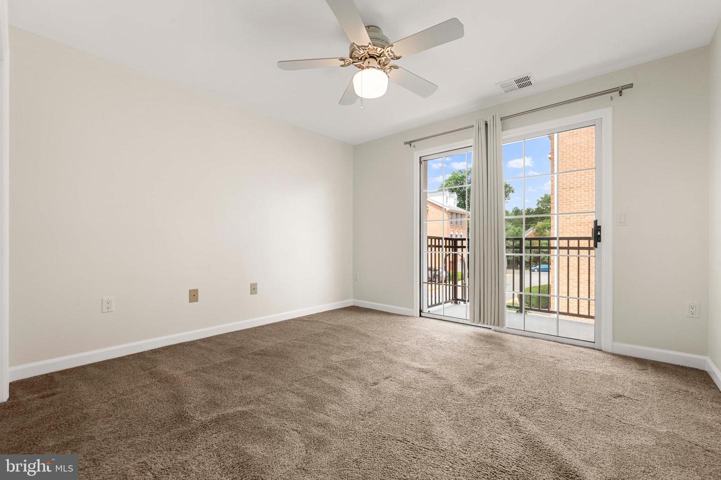 6940 FAIRFAX DR #200, ARLINGTON, Virginia 22213, 2 Bedrooms Bedrooms, ,2 BathroomsBathrooms,Residential,For sale,6940 FAIRFAX DR #200,VAAR2060384 MLS # VAAR2060384