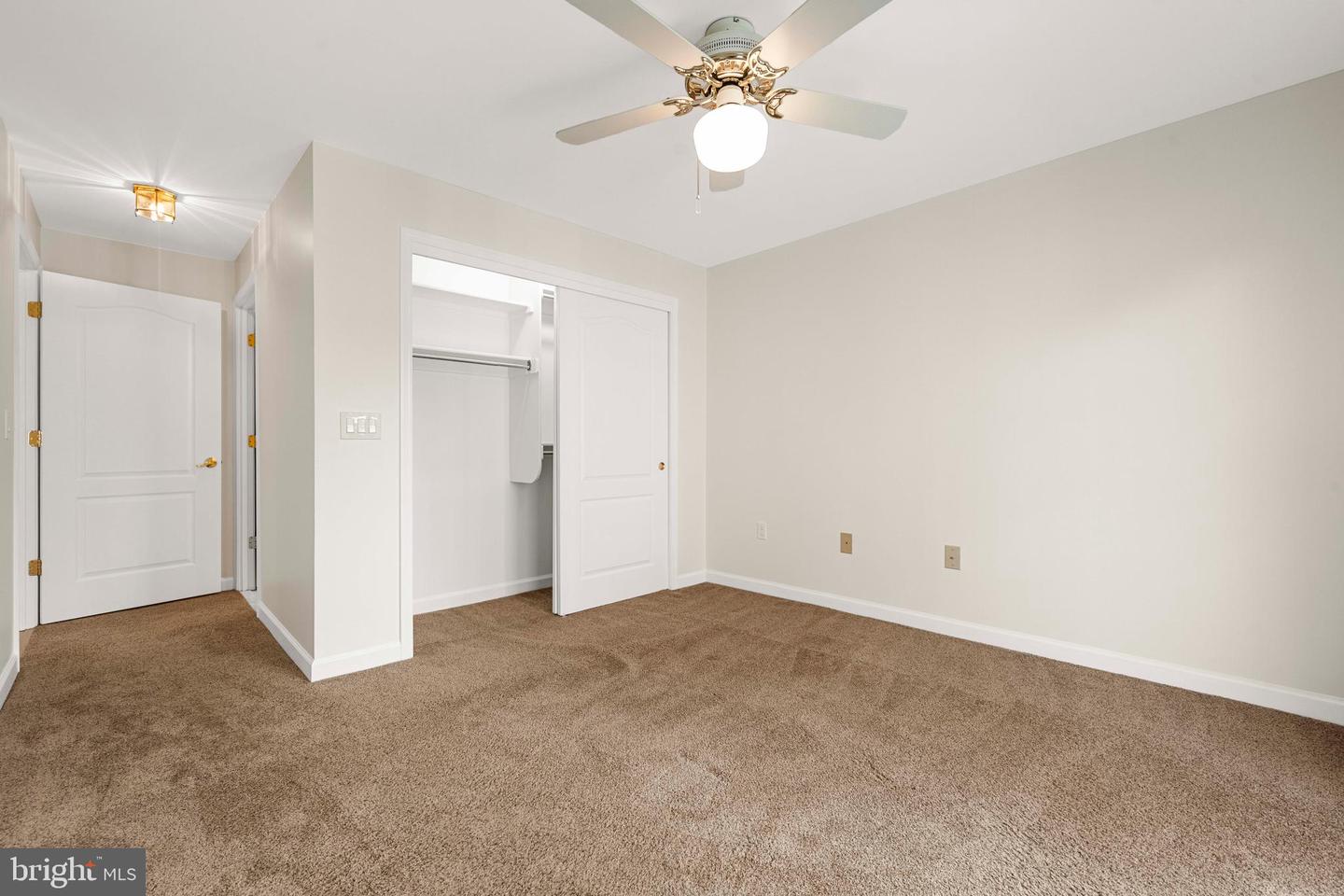 6940 FAIRFAX DR #200, ARLINGTON, Virginia 22213, 2 Bedrooms Bedrooms, ,2 BathroomsBathrooms,Residential,For sale,6940 FAIRFAX DR #200,VAAR2060384 MLS # VAAR2060384