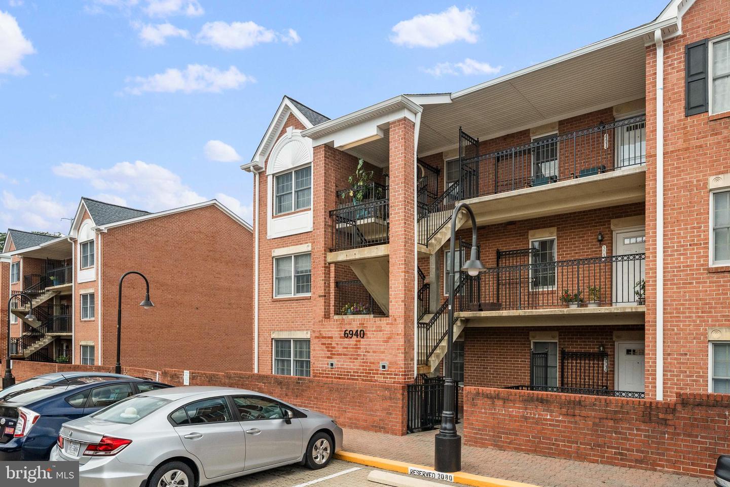 6940 FAIRFAX DR #200, ARLINGTON, Virginia 22213, 2 Bedrooms Bedrooms, ,2 BathroomsBathrooms,Residential,For sale,6940 FAIRFAX DR #200,VAAR2060384 MLS # VAAR2060384
