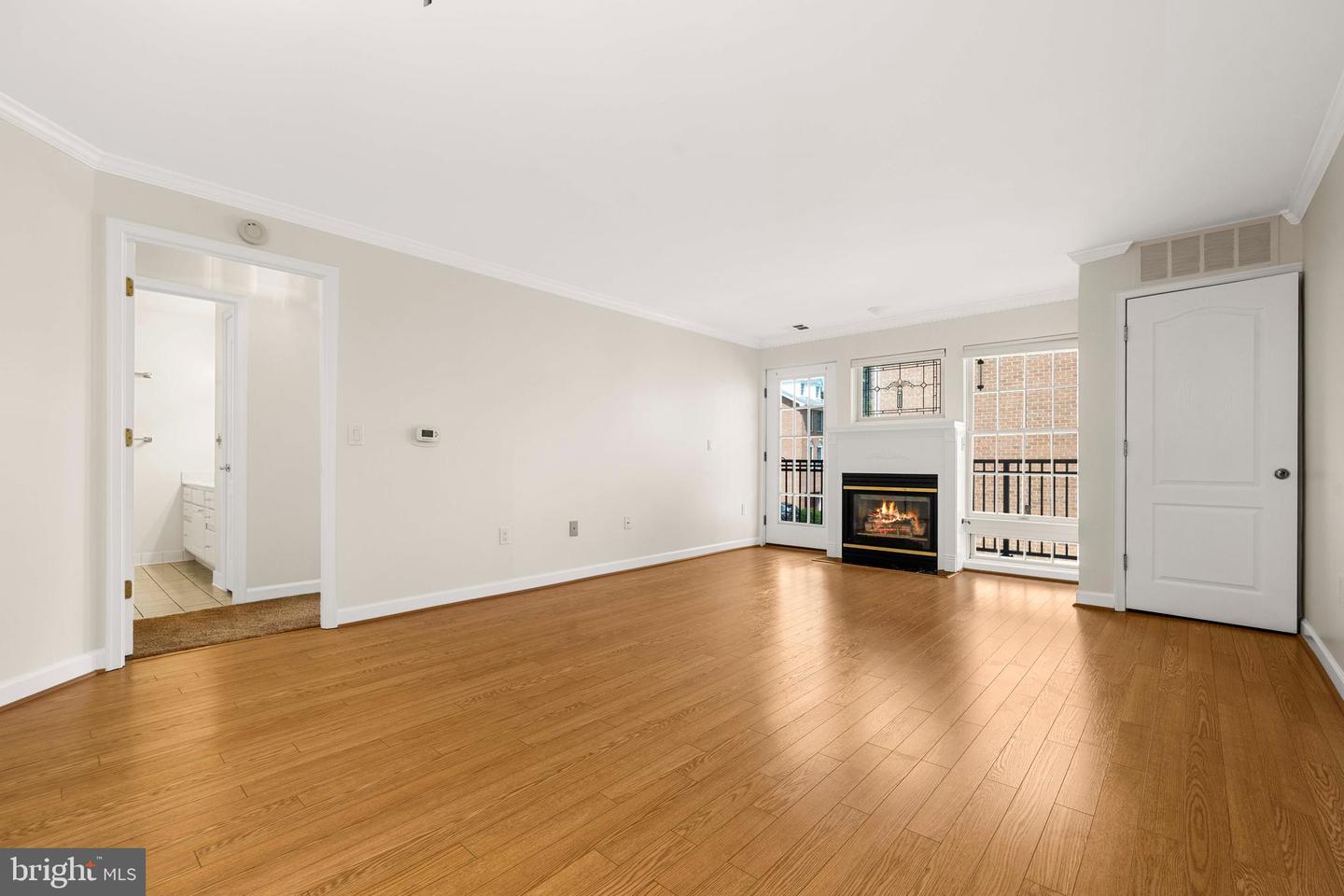 6940 FAIRFAX DR #200, ARLINGTON, Virginia 22213, 2 Bedrooms Bedrooms, ,2 BathroomsBathrooms,Residential,For sale,6940 FAIRFAX DR #200,VAAR2060384 MLS # VAAR2060384