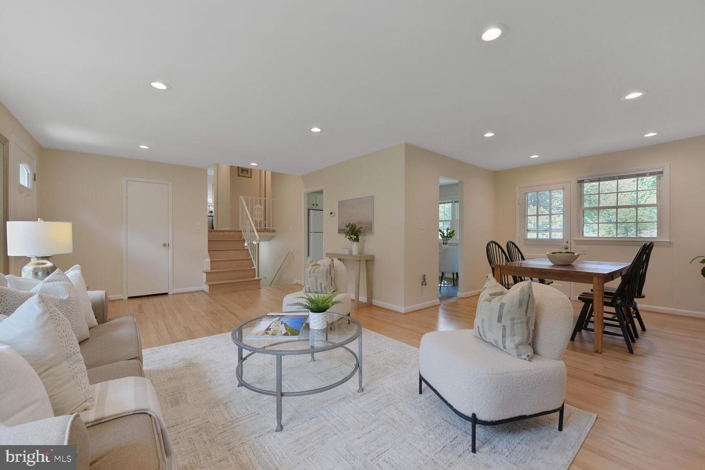 3512 QUEEN ANNE DR, FAIRFAX, Virginia 22030, 5 Bedrooms Bedrooms, ,3 BathroomsBathrooms,Residential,For sale,3512 QUEEN ANNE DR,VAFC2006592 MLS # VAFC2006592