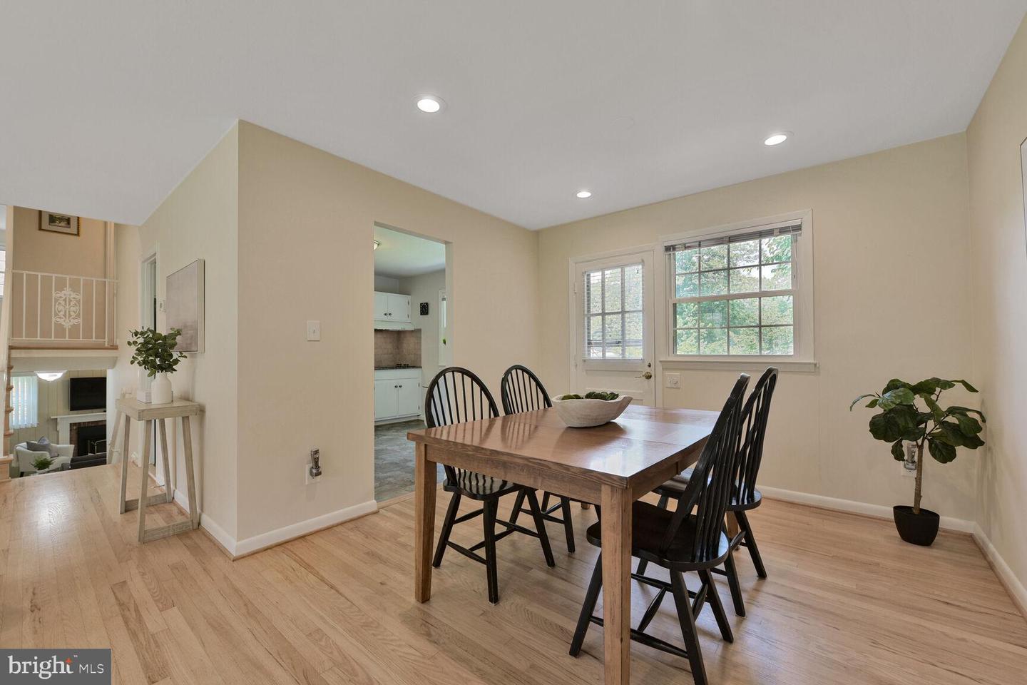 3512 QUEEN ANNE DR, FAIRFAX, Virginia 22030, 5 Bedrooms Bedrooms, ,3 BathroomsBathrooms,Residential,For sale,3512 QUEEN ANNE DR,VAFC2006592 MLS # VAFC2006592