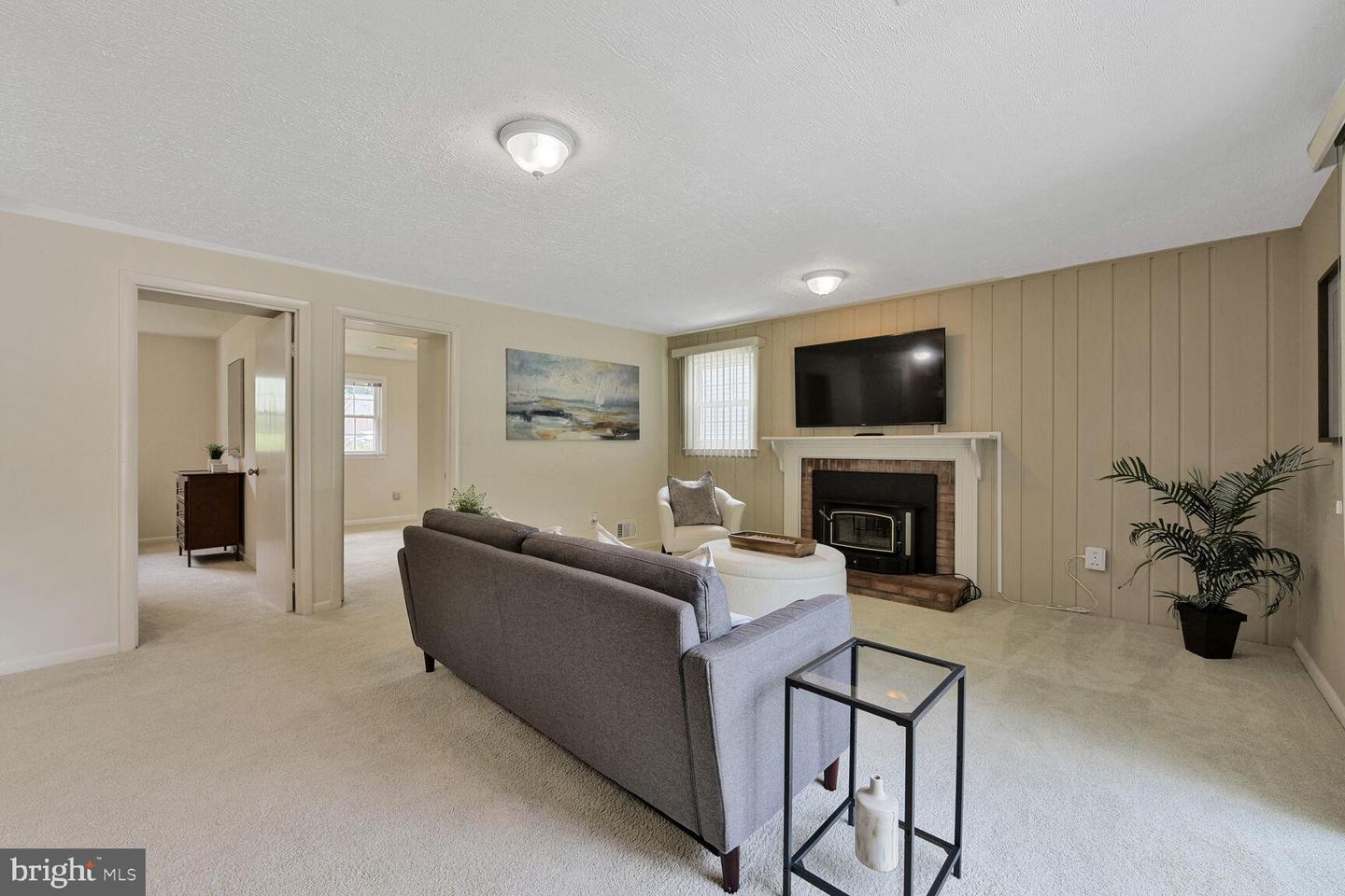 3512 QUEEN ANNE DR, FAIRFAX, Virginia 22030, 5 Bedrooms Bedrooms, ,3 BathroomsBathrooms,Residential,For sale,3512 QUEEN ANNE DR,VAFC2006592 MLS # VAFC2006592