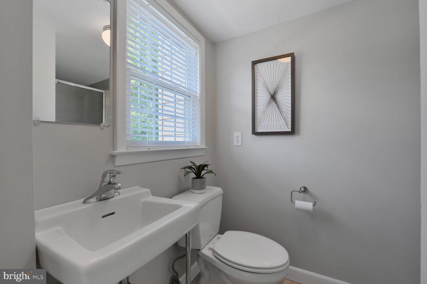 3512 QUEEN ANNE DR, FAIRFAX, Virginia 22030, 5 Bedrooms Bedrooms, ,3 BathroomsBathrooms,Residential,For sale,3512 QUEEN ANNE DR,VAFC2006592 MLS # VAFC2006592