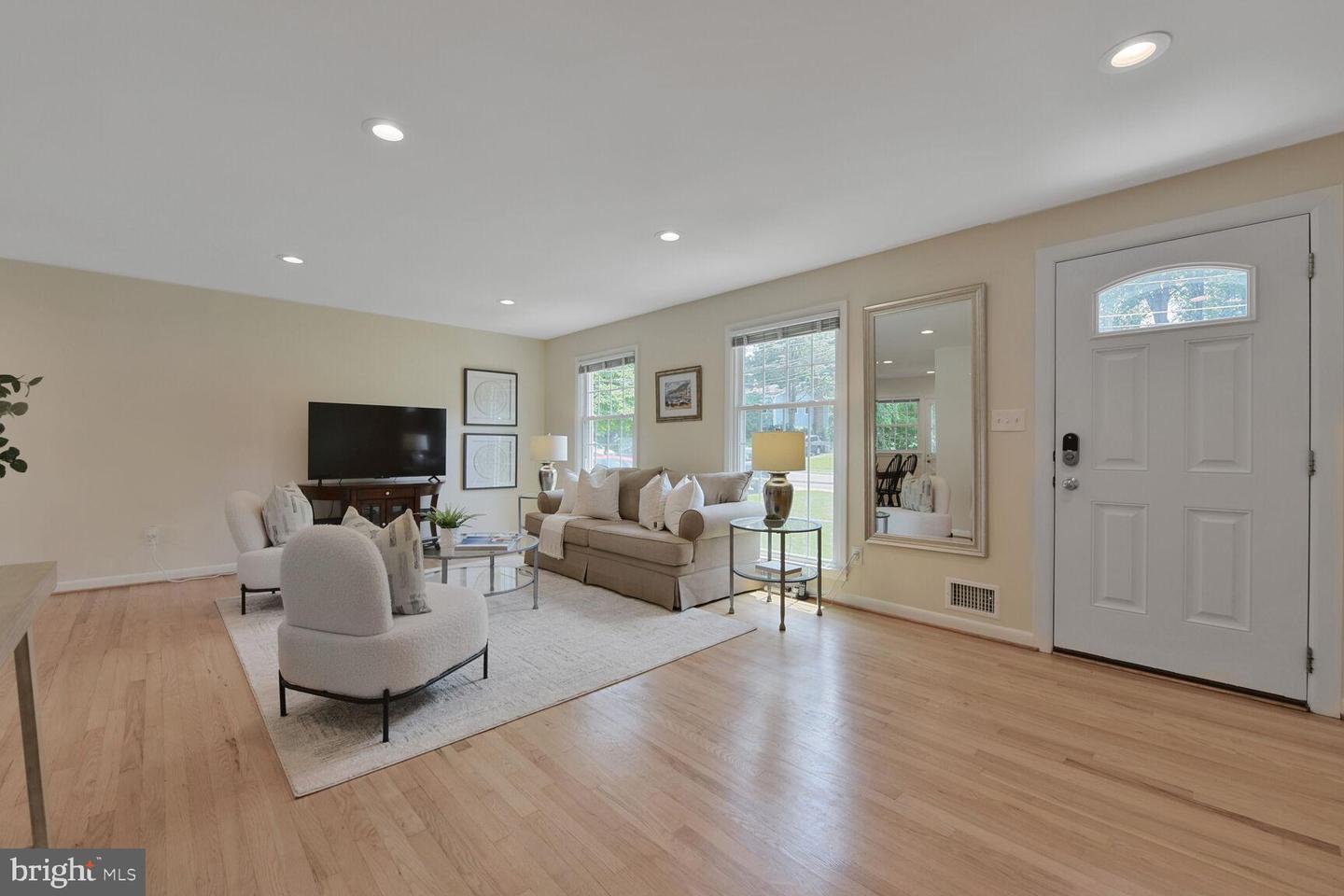 3512 QUEEN ANNE DR, FAIRFAX, Virginia 22030, 5 Bedrooms Bedrooms, ,3 BathroomsBathrooms,Residential,For sale,3512 QUEEN ANNE DR,VAFC2006592 MLS # VAFC2006592