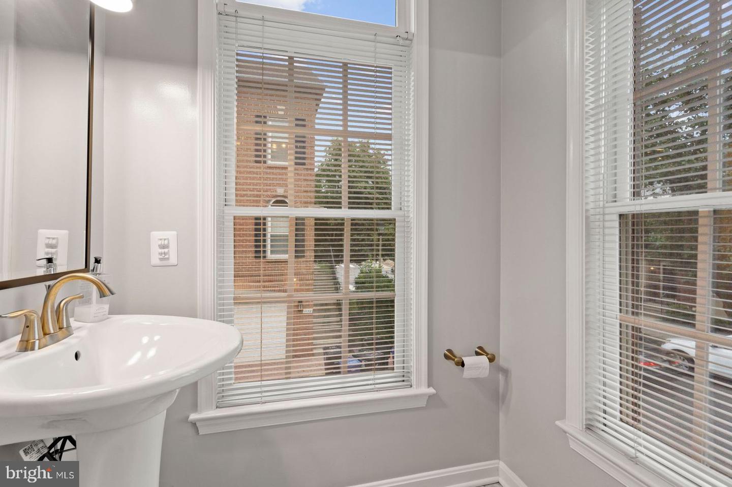 1158 N VERNON ST, ARLINGTON, Virginia 22201, 3 Bedrooms Bedrooms, ,2 BathroomsBathrooms,Residential,For sale,1158 N VERNON ST,VAAR2060386 MLS # VAAR2060386