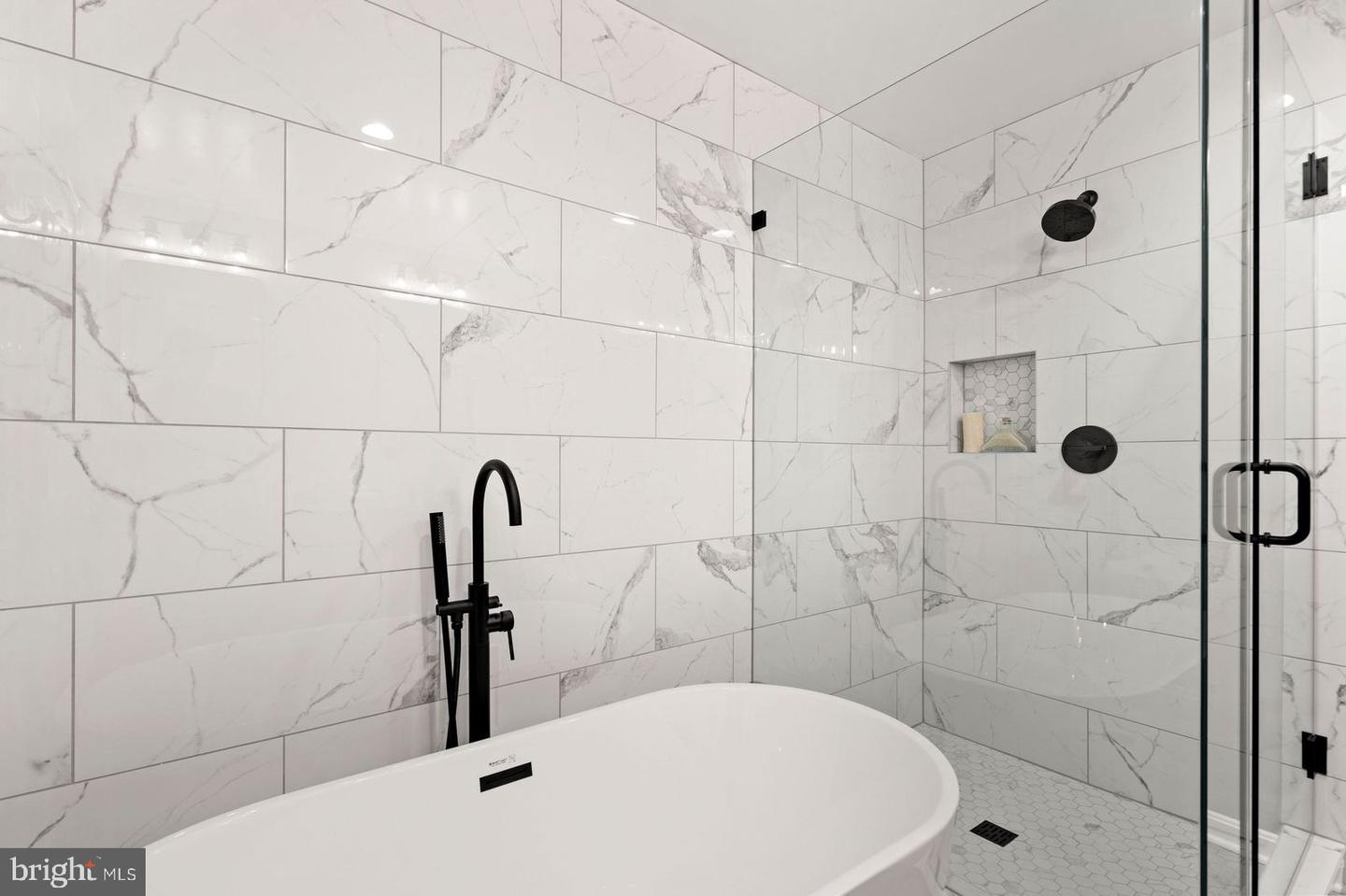 1158 N VERNON ST, ARLINGTON, Virginia 22201, 3 Bedrooms Bedrooms, ,2 BathroomsBathrooms,Residential,For sale,1158 N VERNON ST,VAAR2060386 MLS # VAAR2060386