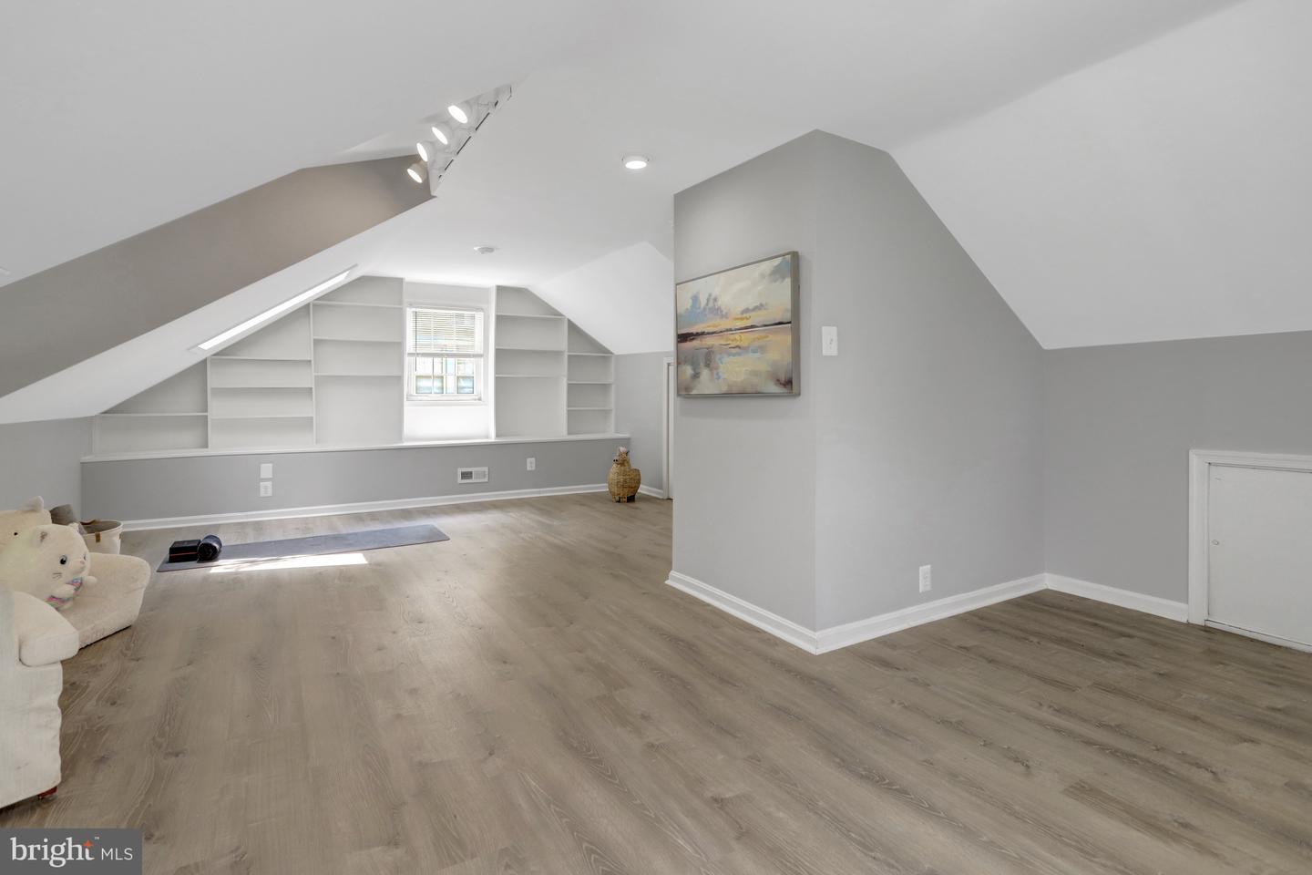 3201 N PERSHING DR, ARLINGTON, Virginia 22201, 5 Bedrooms Bedrooms, ,2 BathroomsBathrooms,Residential,For sale,3201 N PERSHING DR,VAAR2060406 MLS # VAAR2060406