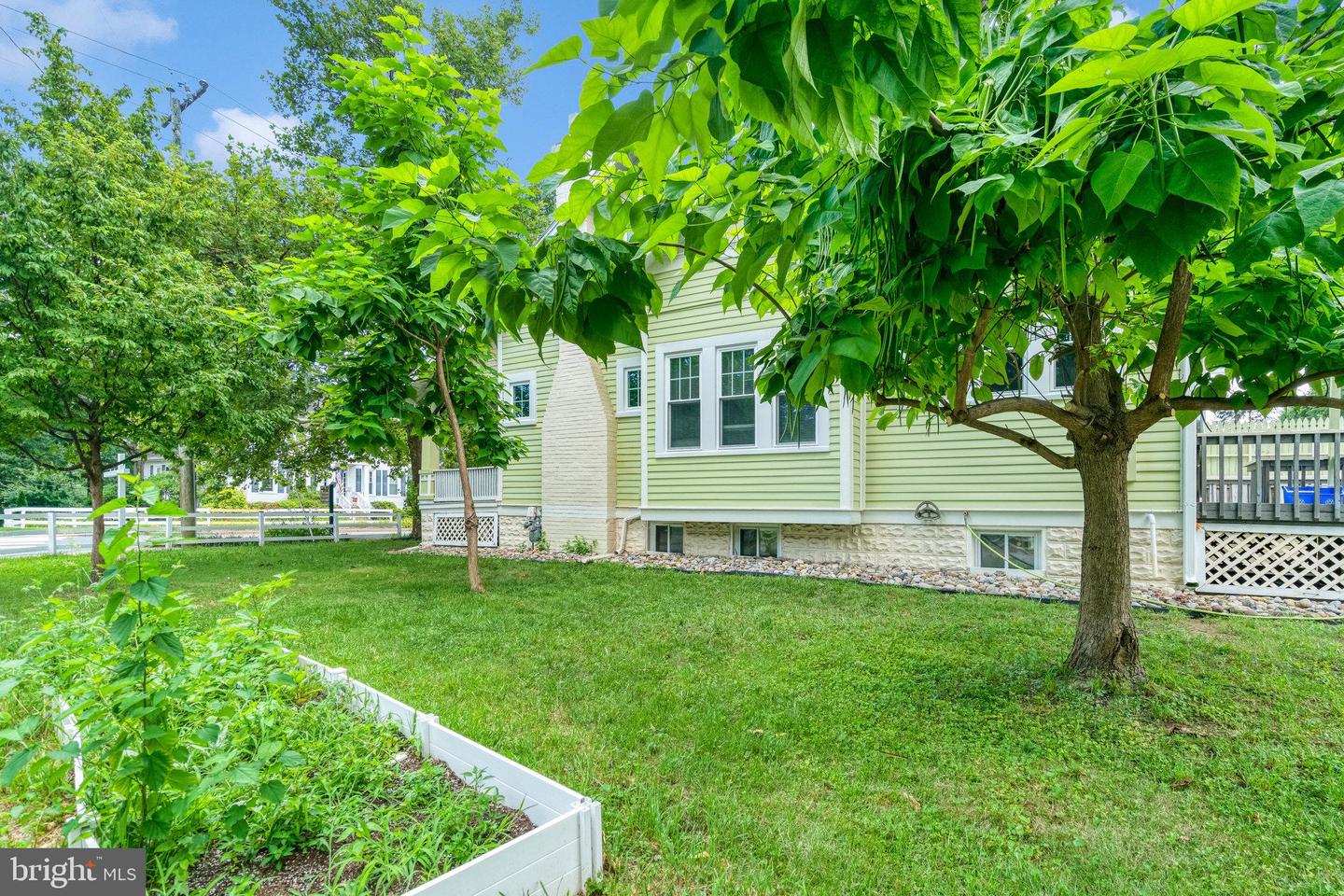 3201 N PERSHING DR, ARLINGTON, Virginia 22201, 5 Bedrooms Bedrooms, ,2 BathroomsBathrooms,Residential,For sale,3201 N PERSHING DR,VAAR2060406 MLS # VAAR2060406