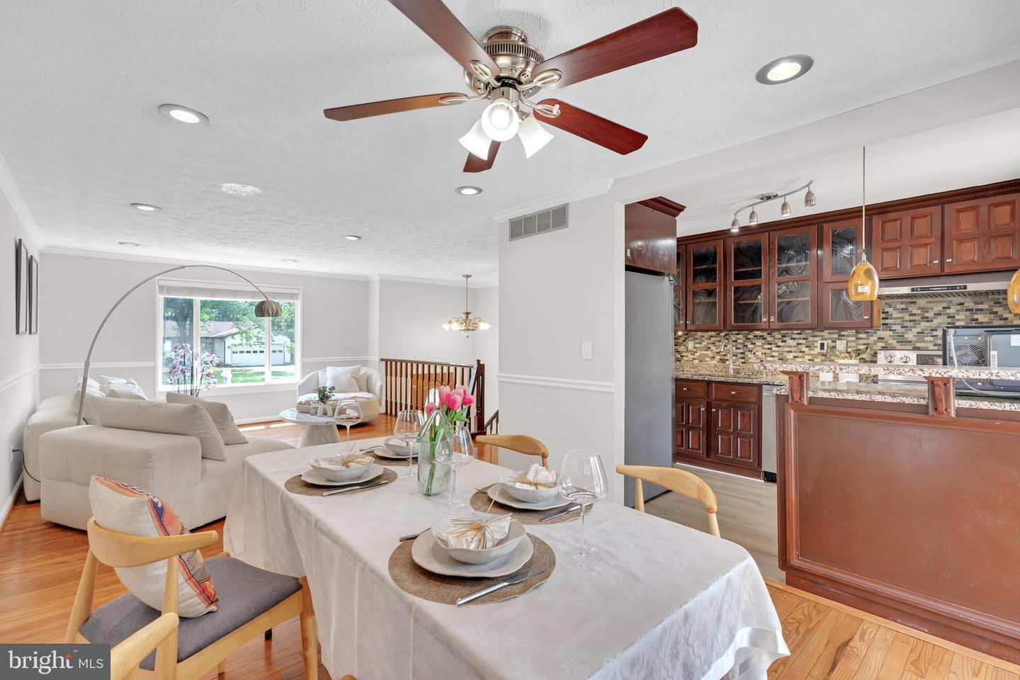 4502 CUB RUN RD, CHANTILLY, Virginia 20151, 5 Bedrooms Bedrooms, ,3 BathroomsBathrooms,Residential,For sale,4502 CUB RUN RD,VAFX2254416 MLS # VAFX2254416
