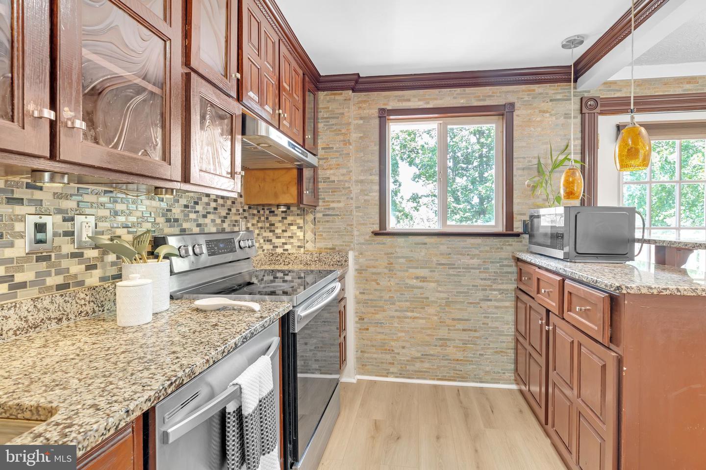4502 CUB RUN RD, CHANTILLY, Virginia 20151, 5 Bedrooms Bedrooms, ,3 BathroomsBathrooms,Residential,For sale,4502 CUB RUN RD,VAFX2254416 MLS # VAFX2254416