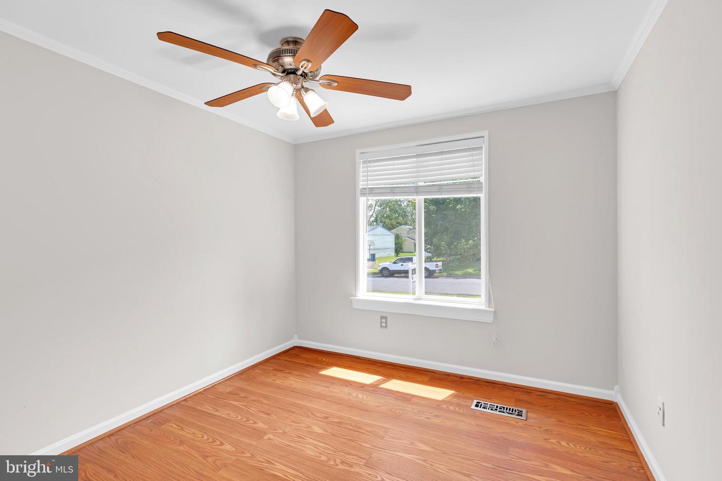 4502 CUB RUN RD, CHANTILLY, Virginia 20151, 5 Bedrooms Bedrooms, ,3 BathroomsBathrooms,Residential,For sale,4502 CUB RUN RD,VAFX2254416 MLS # VAFX2254416