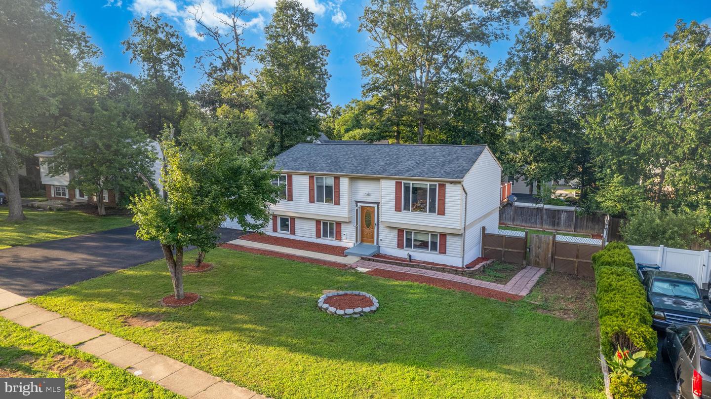4502 CUB RUN RD, CHANTILLY, Virginia 20151, 5 Bedrooms Bedrooms, ,3 BathroomsBathrooms,Residential,For sale,4502 CUB RUN RD,VAFX2254416 MLS # VAFX2254416