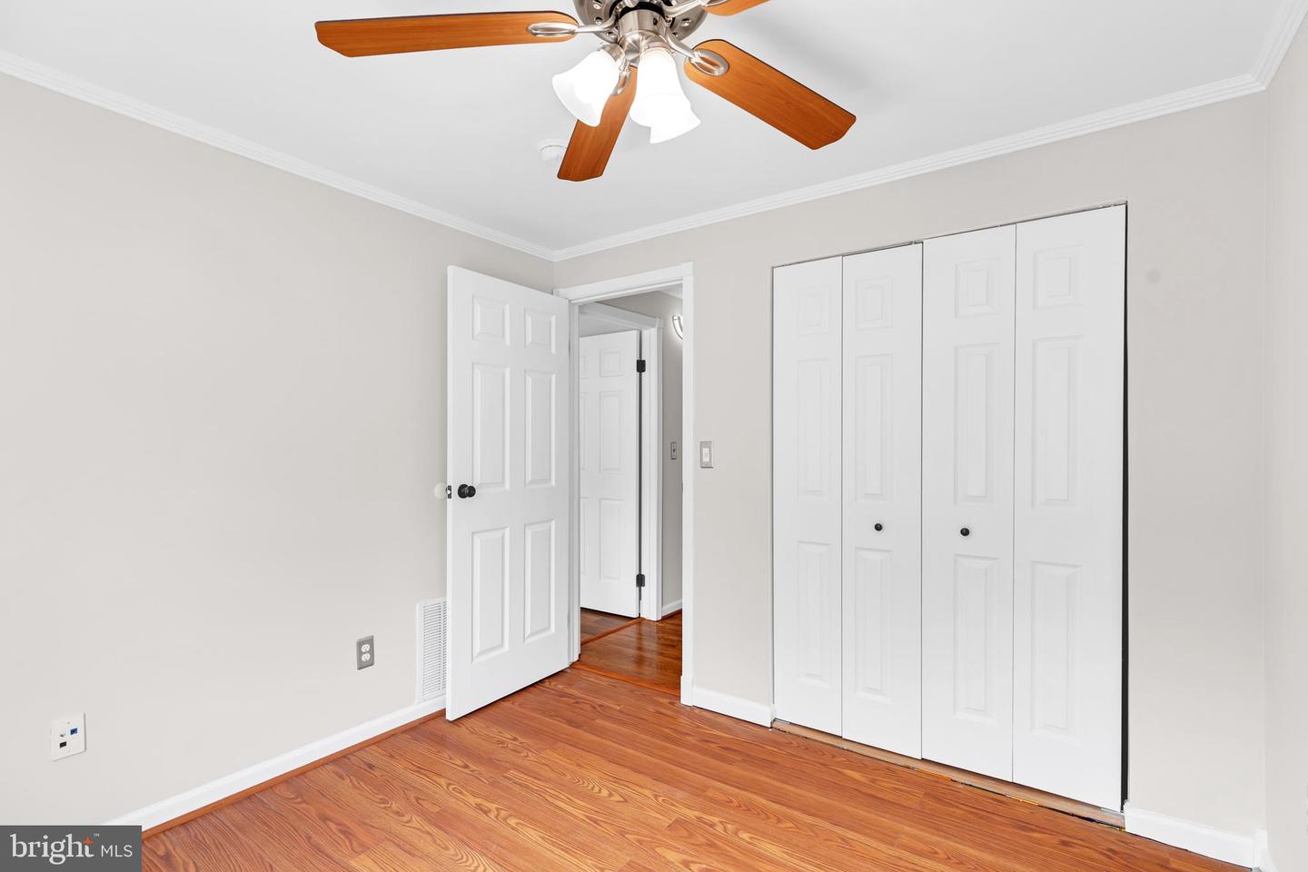 4502 CUB RUN RD, CHANTILLY, Virginia 20151, 5 Bedrooms Bedrooms, ,3 BathroomsBathrooms,Residential,For sale,4502 CUB RUN RD,VAFX2254416 MLS # VAFX2254416