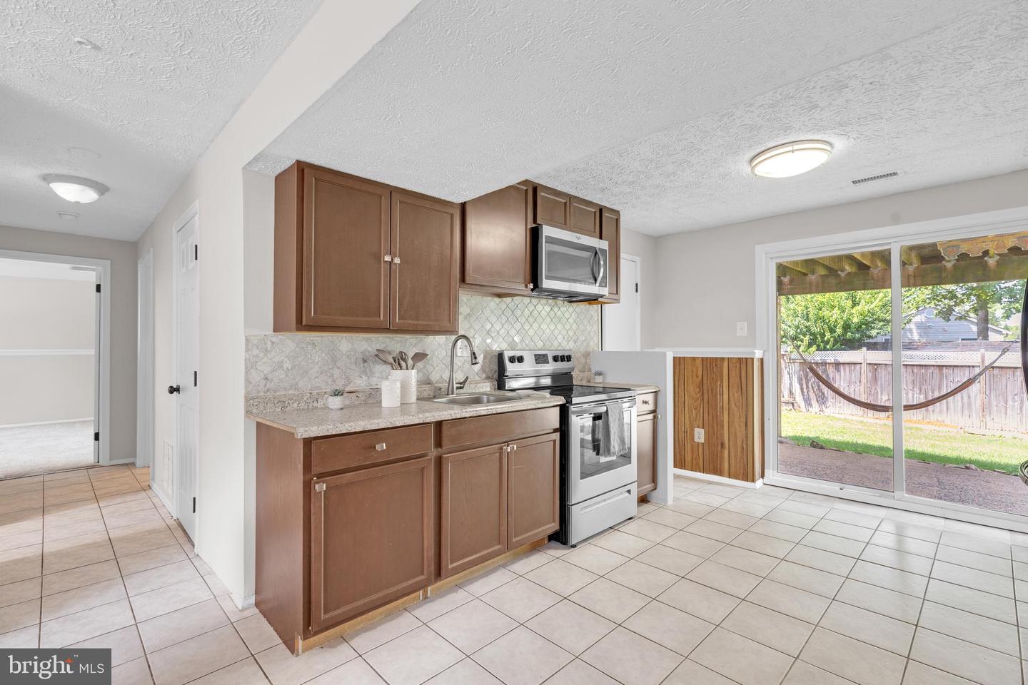 4502 CUB RUN RD, CHANTILLY, Virginia 20151, 5 Bedrooms Bedrooms, ,3 BathroomsBathrooms,Residential,For sale,4502 CUB RUN RD,VAFX2254416 MLS # VAFX2254416
