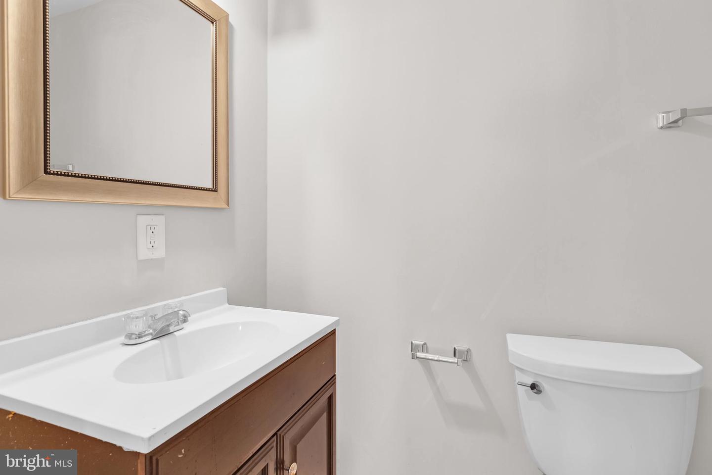 4502 CUB RUN RD, CHANTILLY, Virginia 20151, 5 Bedrooms Bedrooms, ,3 BathroomsBathrooms,Residential,For sale,4502 CUB RUN RD,VAFX2254416 MLS # VAFX2254416