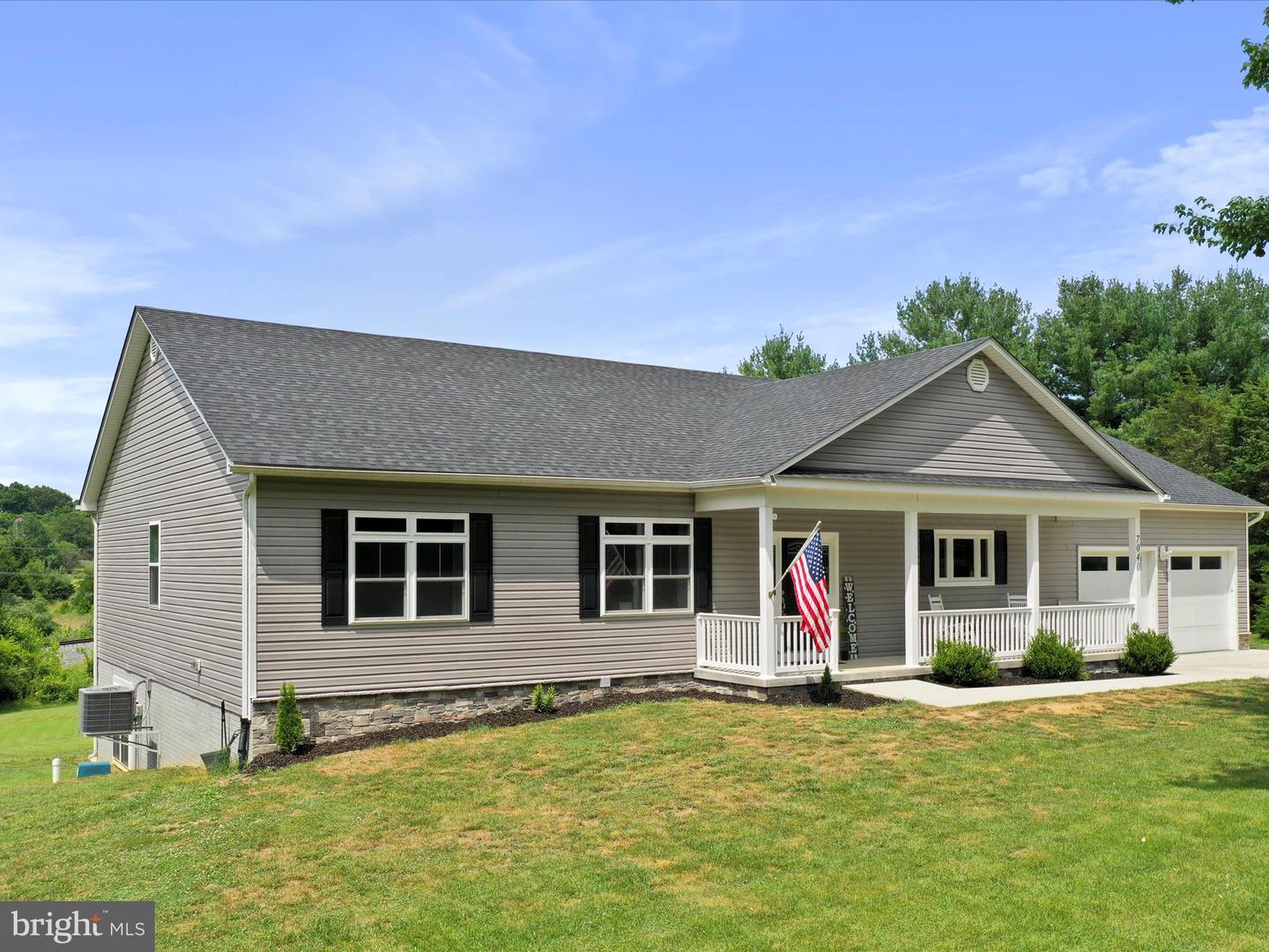 7040 VALLEY PIKE, MIDDLETOWN, Virginia 22645, 4 Bedrooms Bedrooms, ,2 BathroomsBathrooms,Residential,For sale,7040 VALLEY PIKE,VAFV2035346 MLS # VAFV2035346