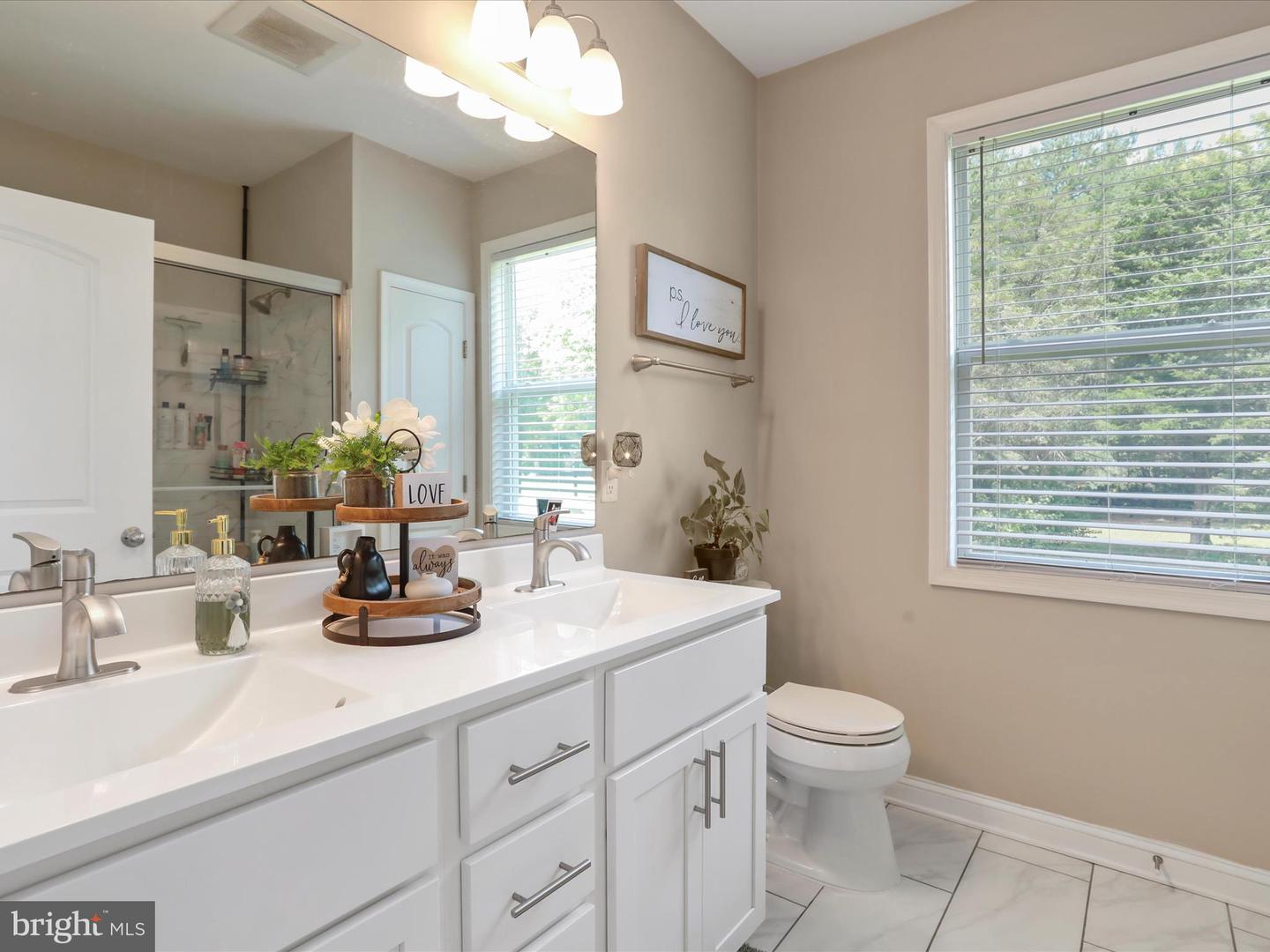 7040 VALLEY PIKE, MIDDLETOWN, Virginia 22645, 4 Bedrooms Bedrooms, ,2 BathroomsBathrooms,Residential,For sale,7040 VALLEY PIKE,VAFV2035346 MLS # VAFV2035346