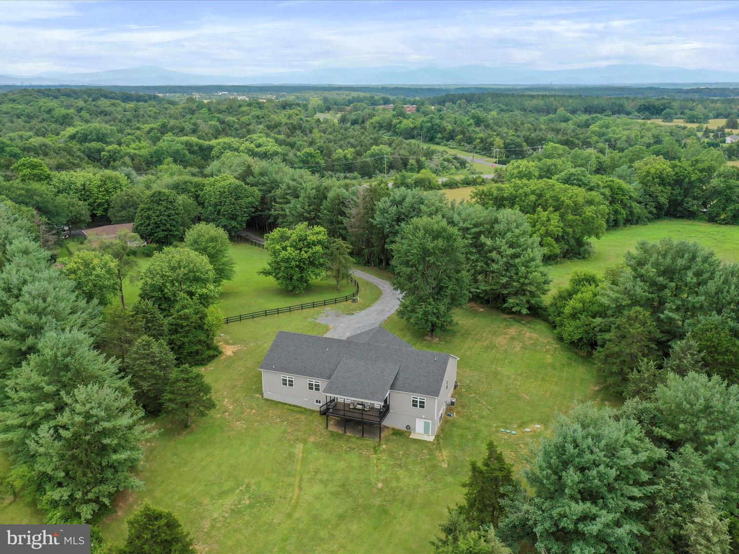 7040 VALLEY PIKE, MIDDLETOWN, Virginia 22645, 4 Bedrooms Bedrooms, ,2 BathroomsBathrooms,Residential,For sale,7040 VALLEY PIKE,VAFV2035346 MLS # VAFV2035346