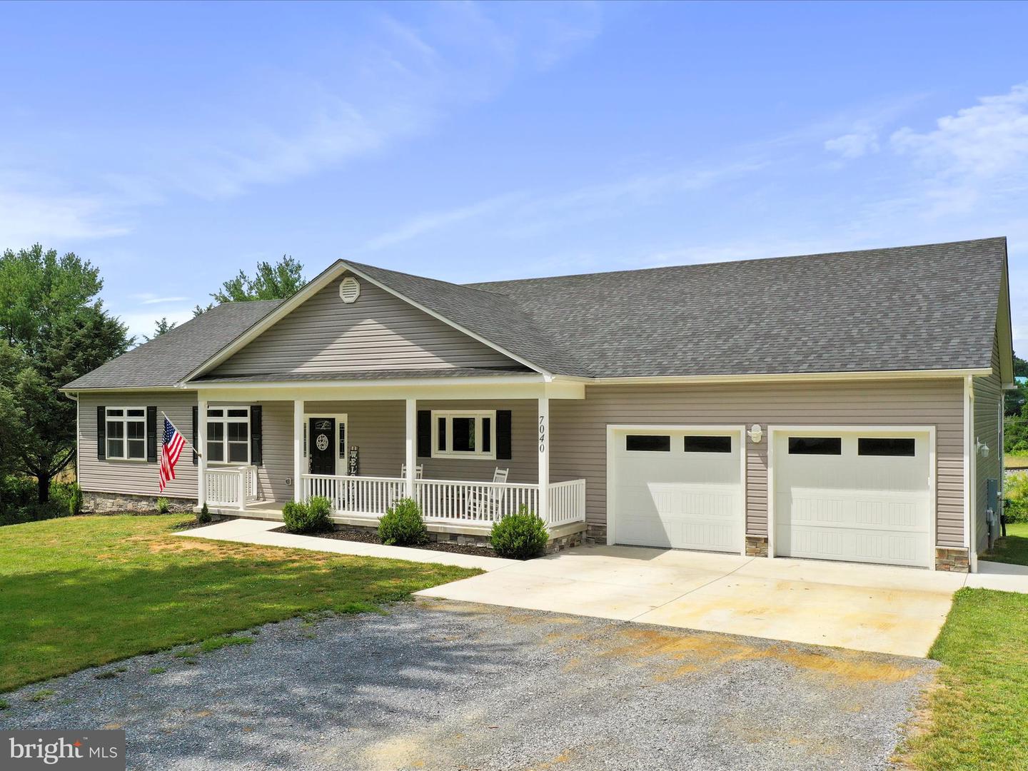 7040 VALLEY PIKE, MIDDLETOWN, Virginia 22645, 4 Bedrooms Bedrooms, ,2 BathroomsBathrooms,Residential,For sale,7040 VALLEY PIKE,VAFV2035346 MLS # VAFV2035346