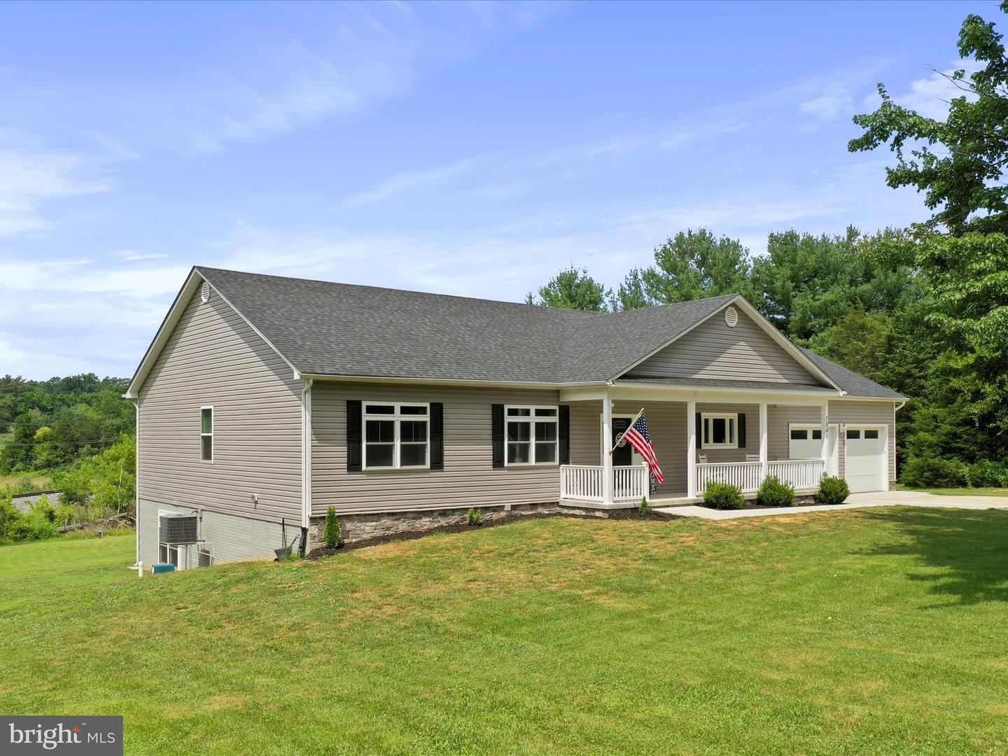 7040 VALLEY PIKE, MIDDLETOWN, Virginia 22645, 4 Bedrooms Bedrooms, ,2 BathroomsBathrooms,Residential,For sale,7040 VALLEY PIKE,VAFV2035346 MLS # VAFV2035346