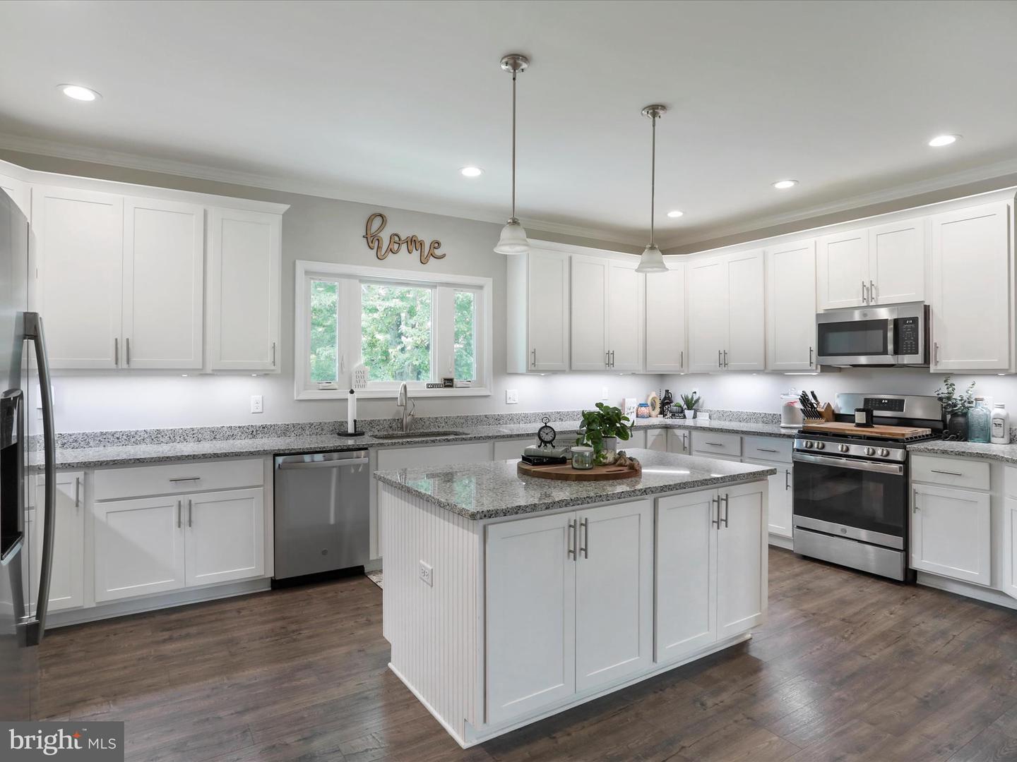 7040 VALLEY PIKE, MIDDLETOWN, Virginia 22645, 4 Bedrooms Bedrooms, ,2 BathroomsBathrooms,Residential,For sale,7040 VALLEY PIKE,VAFV2035346 MLS # VAFV2035346