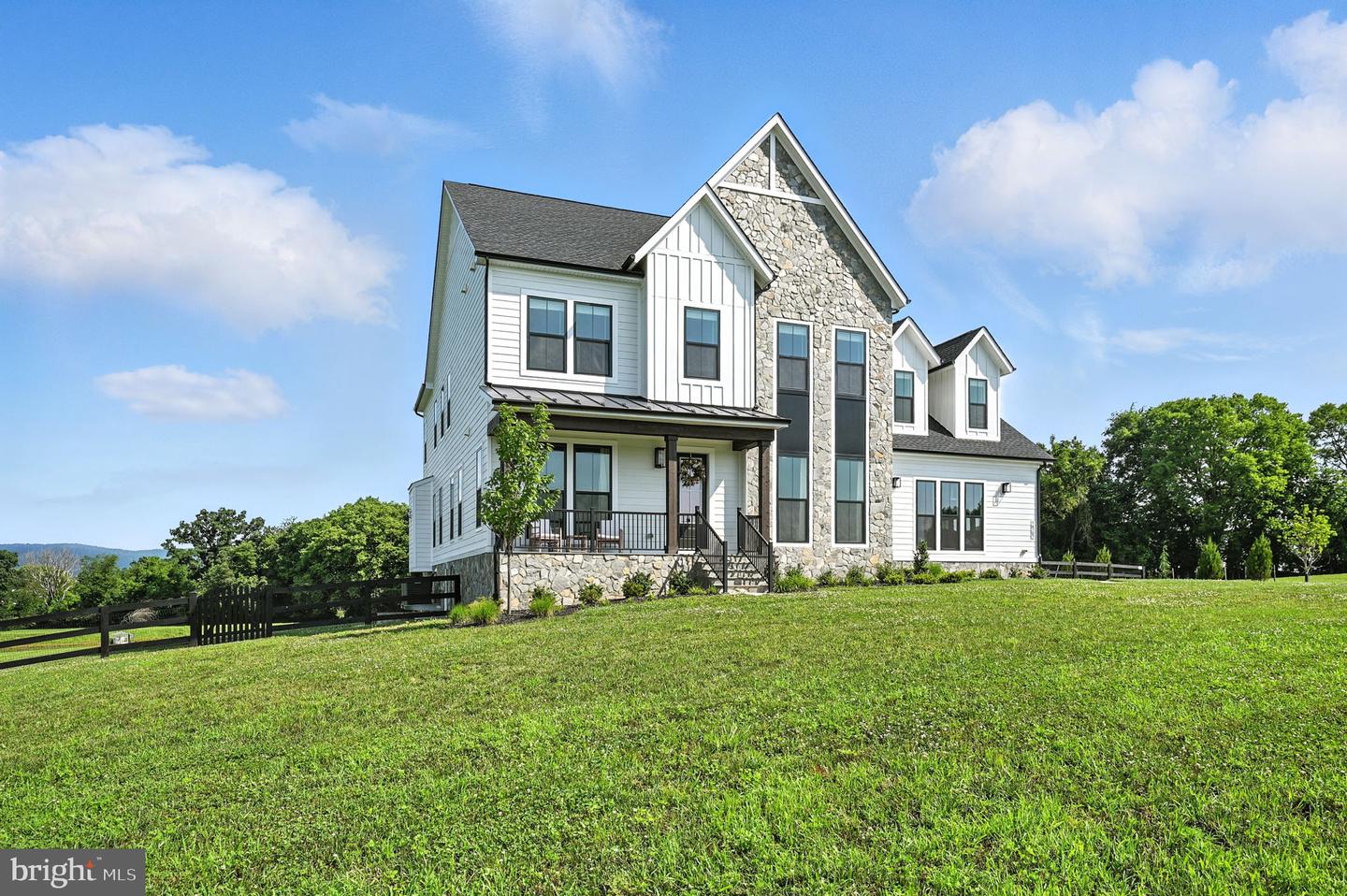 14707 FARMALL CT, WATERFORD, Virginia 20197, 5 Bedrooms Bedrooms, ,4 BathroomsBathrooms,Residential,For sale,14707 FARMALL CT,VALO2101600 MLS # VALO2101600