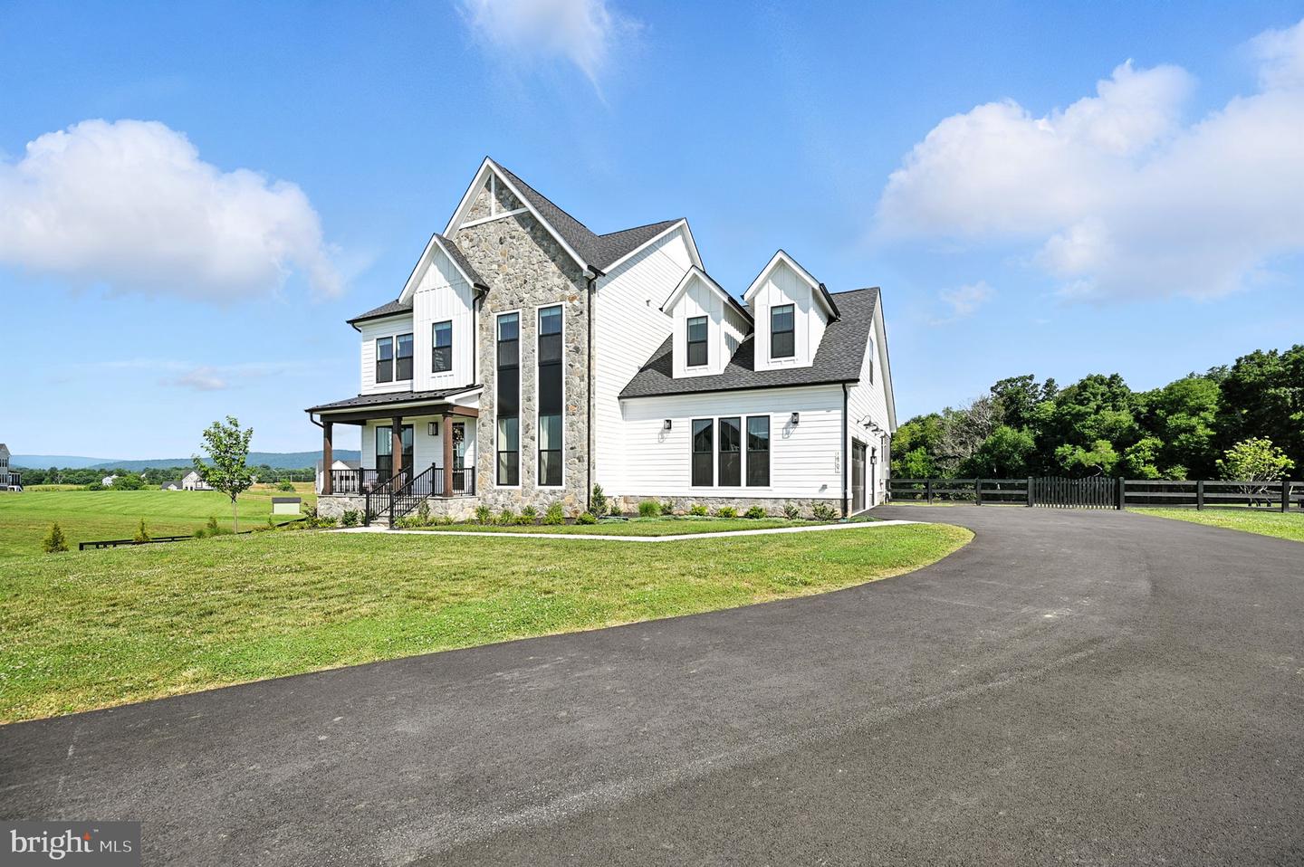 14707 FARMALL CT, WATERFORD, Virginia 20197, 5 Bedrooms Bedrooms, ,4 BathroomsBathrooms,Residential,For sale,14707 FARMALL CT,VALO2101600 MLS # VALO2101600