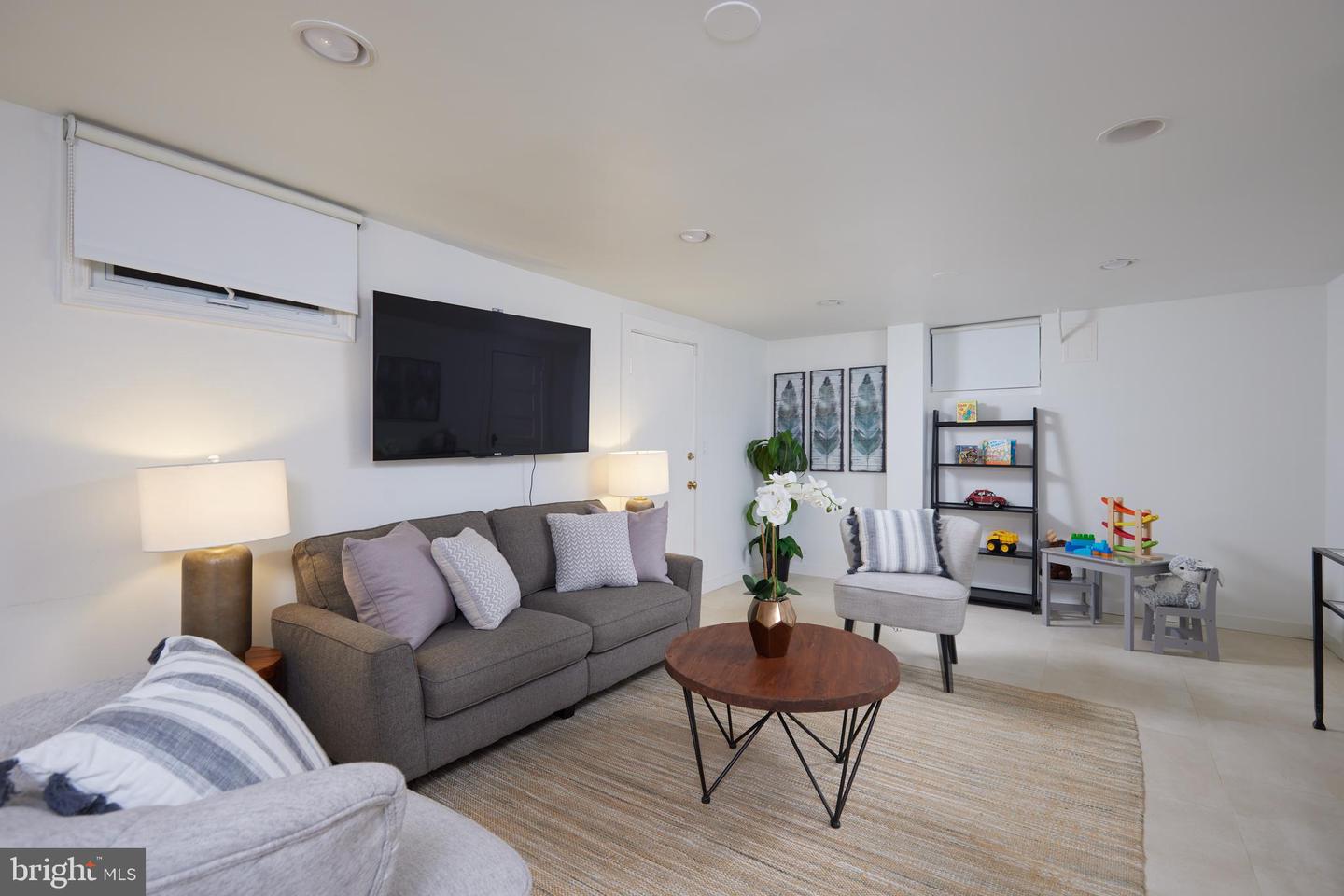 3605 ALBEMARLE ST NW, WASHINGTON, District Of Columbia 20008, 5 Bedrooms Bedrooms, ,4 BathroomsBathrooms,Residential,For sale,3605 ALBEMARLE ST NW,DCDC2209638 MLS # DCDC2209638
