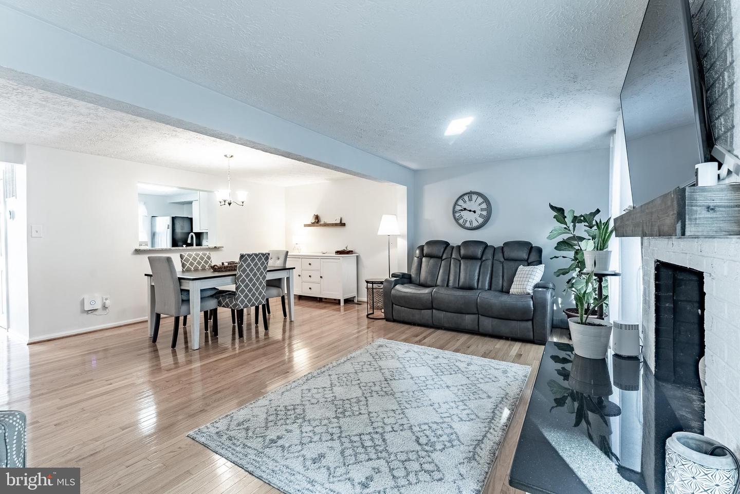 9188 FOREST BREEZE CT, SPRINGFIELD, Virginia 22152, 3 Bedrooms Bedrooms, ,2 BathroomsBathrooms,Residential,For sale,9188 FOREST BREEZE CT,VAFX2254600 MLS # VAFX2254600