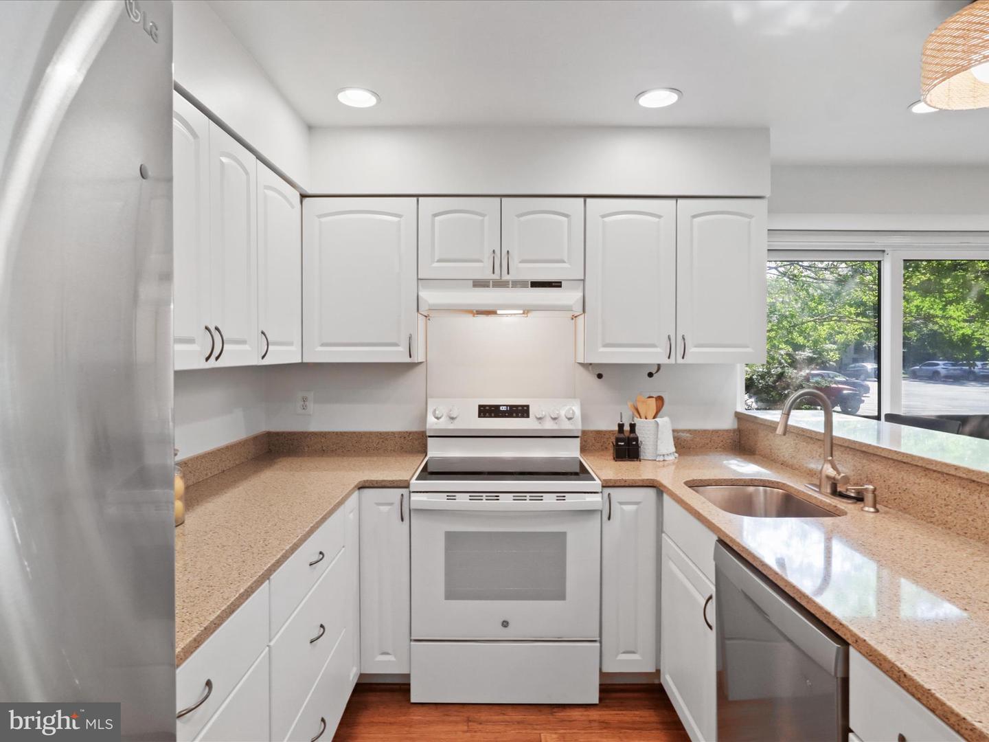 3170 COLCHESTER BROOK LN, FAIRFAX, Virginia 22031, 3 Bedrooms Bedrooms, ,2 BathroomsBathrooms,Residential,For sale,3170 COLCHESTER BROOK LN,VAFX2254612 MLS # VAFX2254612