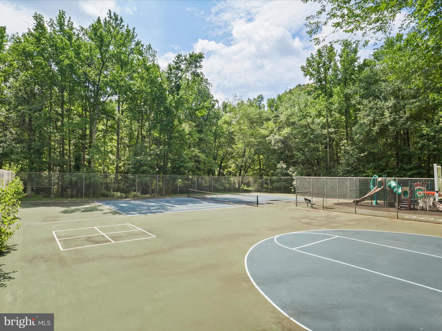 3170 COLCHESTER BROOK LN, FAIRFAX, Virginia 22031, 3 Bedrooms Bedrooms, ,2 BathroomsBathrooms,Residential,For sale,3170 COLCHESTER BROOK LN,VAFX2254612 MLS # VAFX2254612