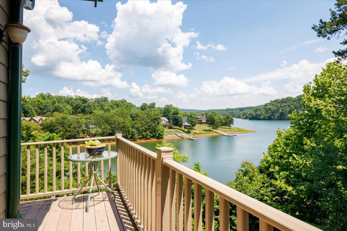 368 PENNINSULA POINT, LYNCH STATION, Virginia 24571, 4 Bedrooms Bedrooms, ,3 BathroomsBathrooms,Residential,For sale,368 PENNINSULA POINT,VACP2000092 MLS # VACP2000092