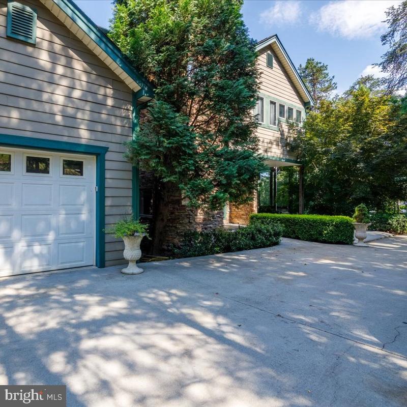368 PENNINSULA POINT, LYNCH STATION, Virginia 24571, 4 Bedrooms Bedrooms, ,3 BathroomsBathrooms,Residential,For sale,368 PENNINSULA POINT,VACP2000092 MLS # VACP2000092