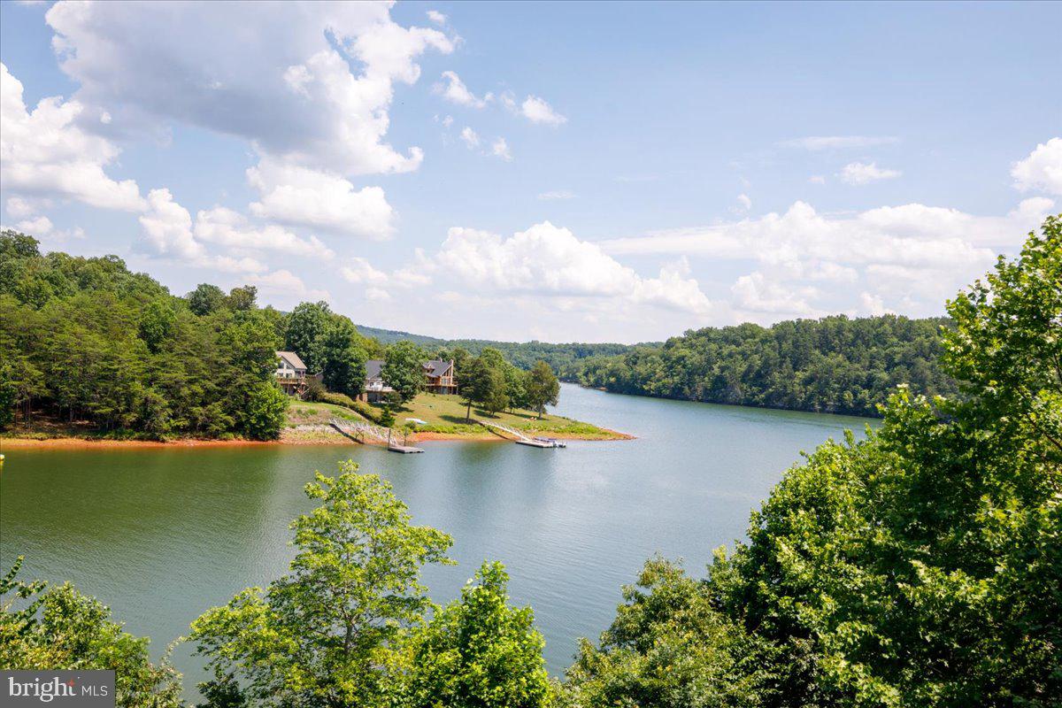 368 PENNINSULA POINT, LYNCH STATION, Virginia 24571, 4 Bedrooms Bedrooms, ,3 BathroomsBathrooms,Residential,For sale,368 PENNINSULA POINT,VACP2000092 MLS # VACP2000092