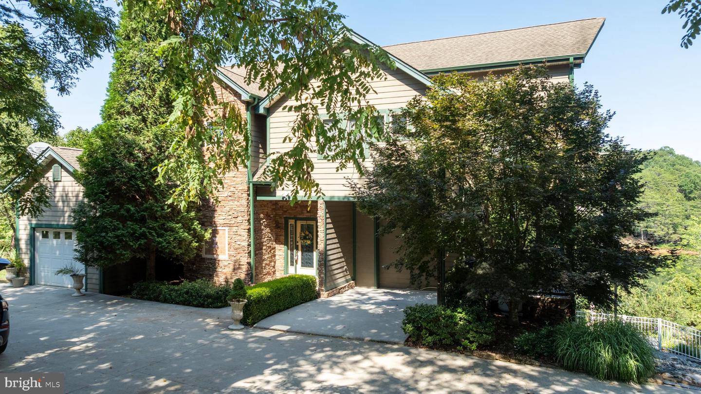 368 PENNINSULA POINT, LYNCH STATION, Virginia 24571, 4 Bedrooms Bedrooms, ,3 BathroomsBathrooms,Residential,For sale,368 PENNINSULA POINT,VACP2000092 MLS # VACP2000092