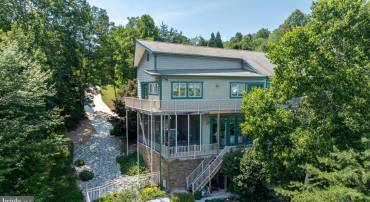 368 PENNINSULA POINT, LYNCH STATION, Virginia 24571, 4 Bedrooms Bedrooms, ,3 BathroomsBathrooms,Residential,For sale,368 PENNINSULA POINT,VACP2000092 MLS # VACP2000092