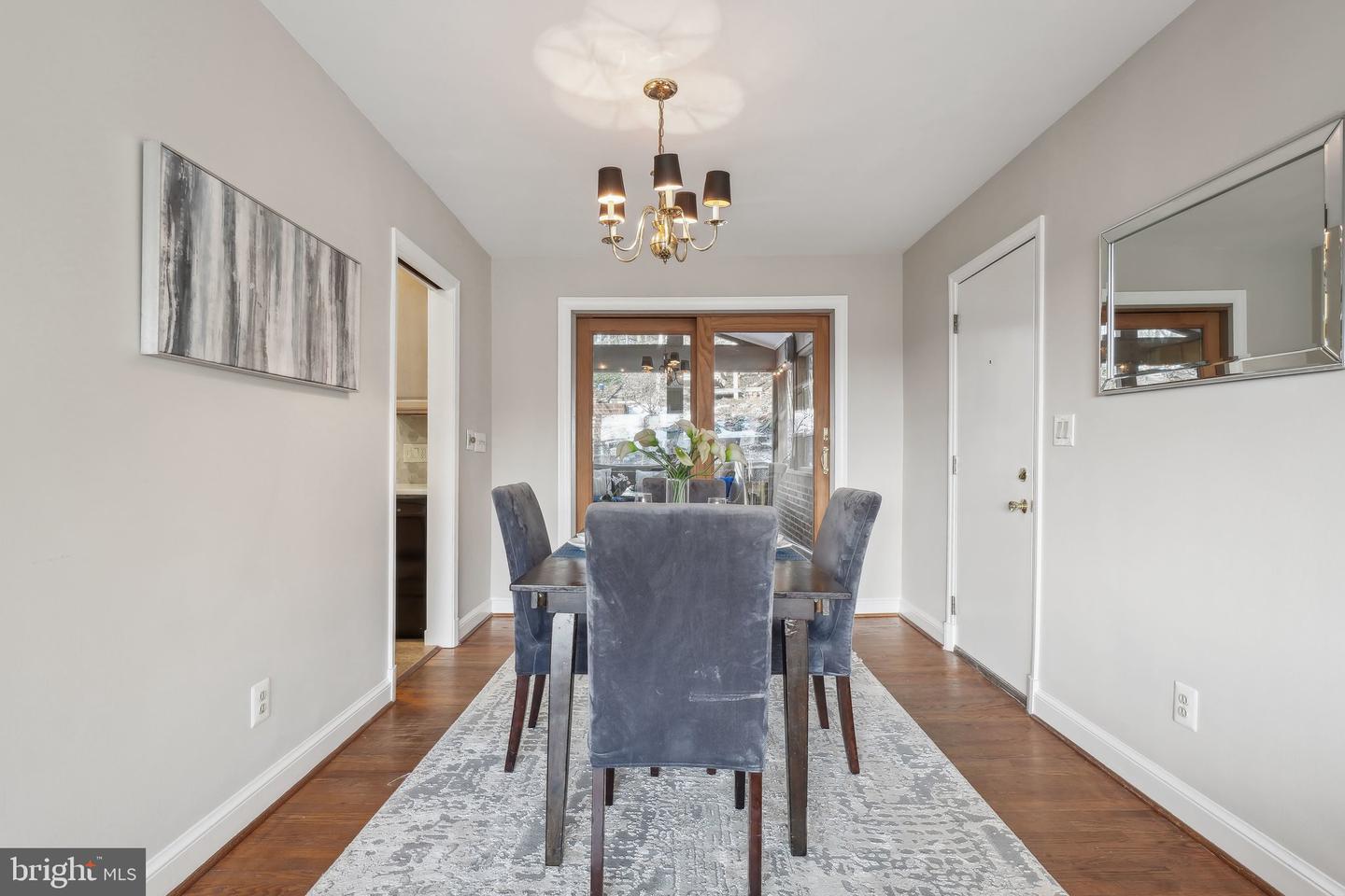 2924 S GRANT ST, ARLINGTON, Virginia 22202, 4 Bedrooms Bedrooms, ,2 BathroomsBathrooms,Residential,For sale,2924 S GRANT ST,VAAR2060448 MLS # VAAR2060448