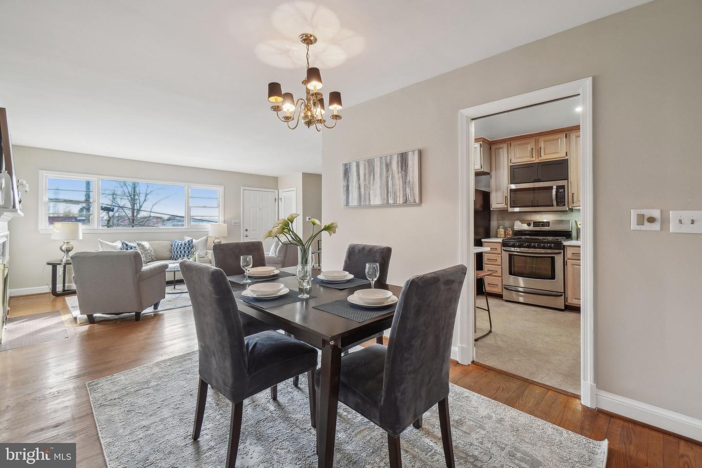 2924 S GRANT ST, ARLINGTON, Virginia 22202, 4 Bedrooms Bedrooms, ,2 BathroomsBathrooms,Residential,For sale,2924 S GRANT ST,VAAR2060448 MLS # VAAR2060448
