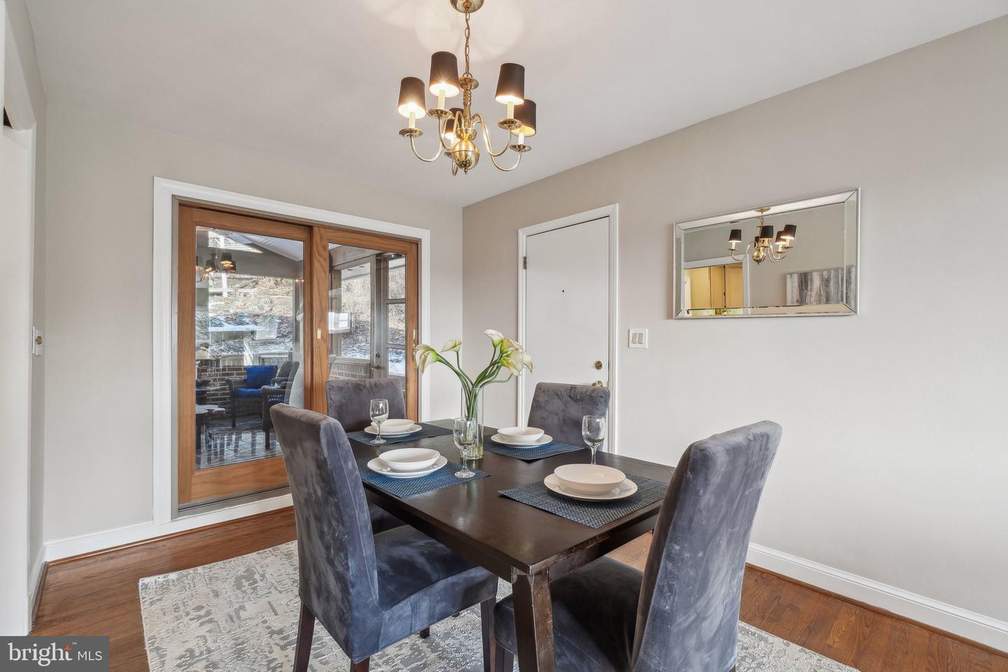 2924 S GRANT ST, ARLINGTON, Virginia 22202, 4 Bedrooms Bedrooms, ,2 BathroomsBathrooms,Residential,For sale,2924 S GRANT ST,VAAR2060448 MLS # VAAR2060448