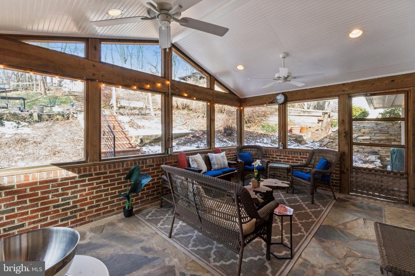 2924 S GRANT ST, ARLINGTON, Virginia 22202, 4 Bedrooms Bedrooms, ,2 BathroomsBathrooms,Residential,For sale,2924 S GRANT ST,VAAR2060448 MLS # VAAR2060448