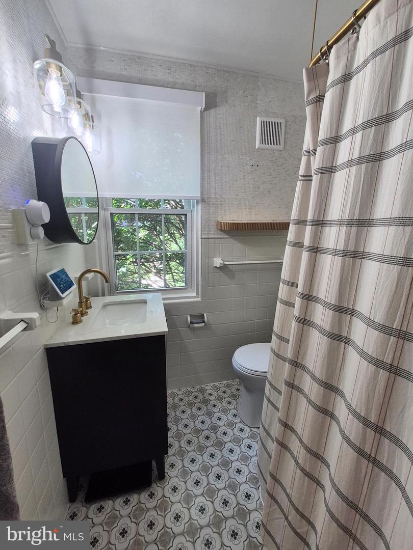 13 AUBURN CT #B, ALEXANDRIA, Virginia 22305, 1 Bedroom Bedrooms, ,1 BathroomBathrooms,Residential,For sale,13 AUBURN CT #B,VAAX2047326 MLS # VAAX2047326