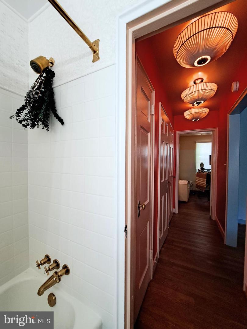 13 AUBURN CT #B, ALEXANDRIA, Virginia 22305, 1 Bedroom Bedrooms, ,1 BathroomBathrooms,Residential,For sale,13 AUBURN CT #B,VAAX2047326 MLS # VAAX2047326