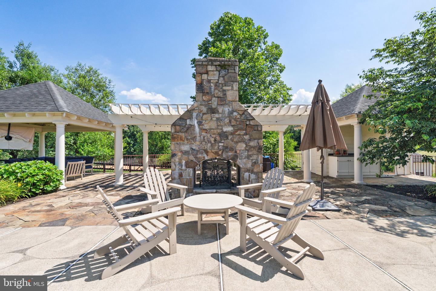 15999 HAMPTON RD, HAMILTON, Virginia 20158, 5 Bedrooms Bedrooms, ,6 BathroomsBathrooms,Residential,For sale,15999 HAMPTON RD,VALO2101718 MLS # VALO2101718