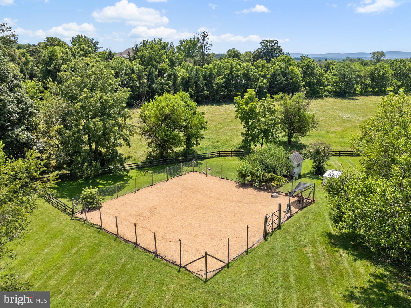15999 HAMPTON RD, HAMILTON, Virginia 20158, 5 Bedrooms Bedrooms, ,6 BathroomsBathrooms,Residential,For sale,15999 HAMPTON RD,VALO2101718 MLS # VALO2101718