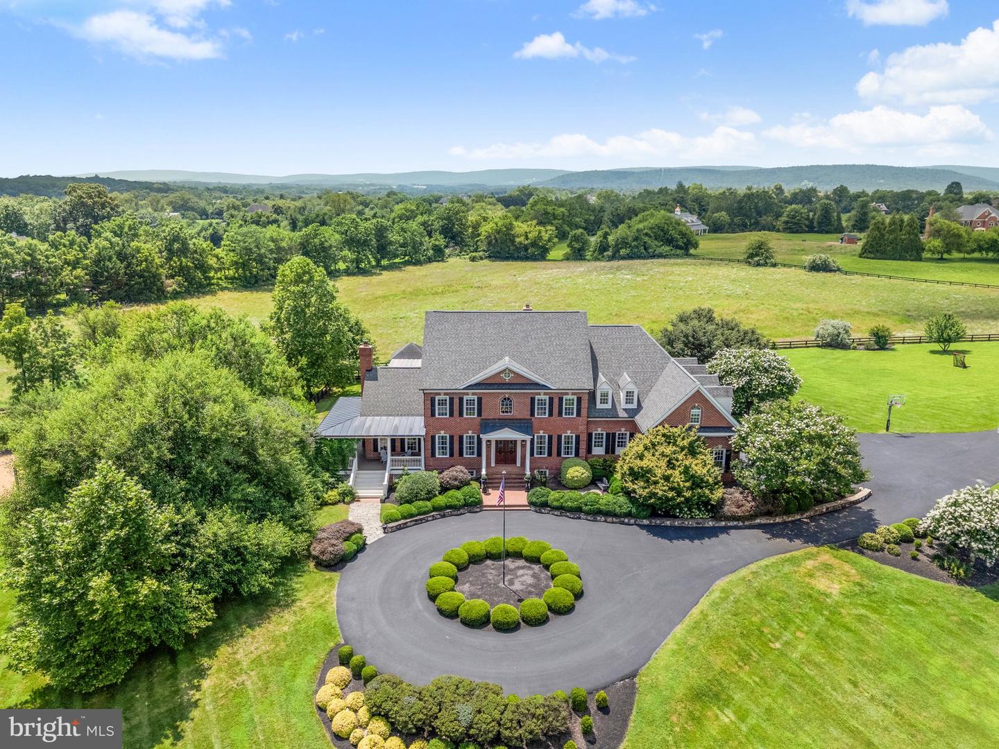15999 HAMPTON RD, HAMILTON, Virginia 20158, 5 Bedrooms Bedrooms, ,6 BathroomsBathrooms,Residential,For sale,15999 HAMPTON RD,VALO2101718 MLS # VALO2101718