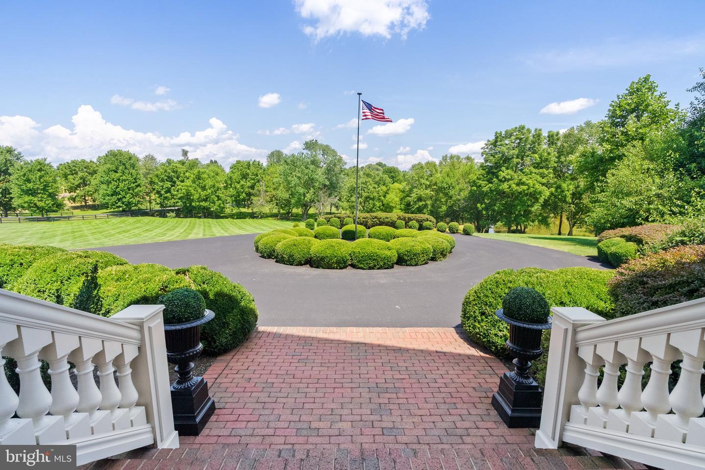 15999 HAMPTON RD, HAMILTON, Virginia 20158, 5 Bedrooms Bedrooms, ,6 BathroomsBathrooms,Residential,For sale,15999 HAMPTON RD,VALO2101718 MLS # VALO2101718
